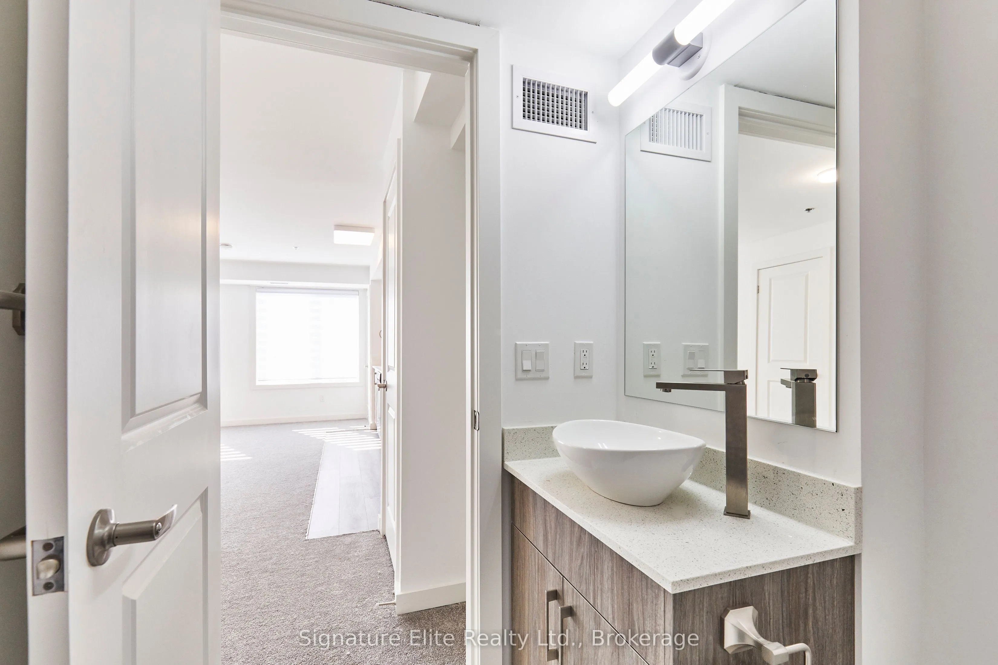 45 Connaught Avenue, #305