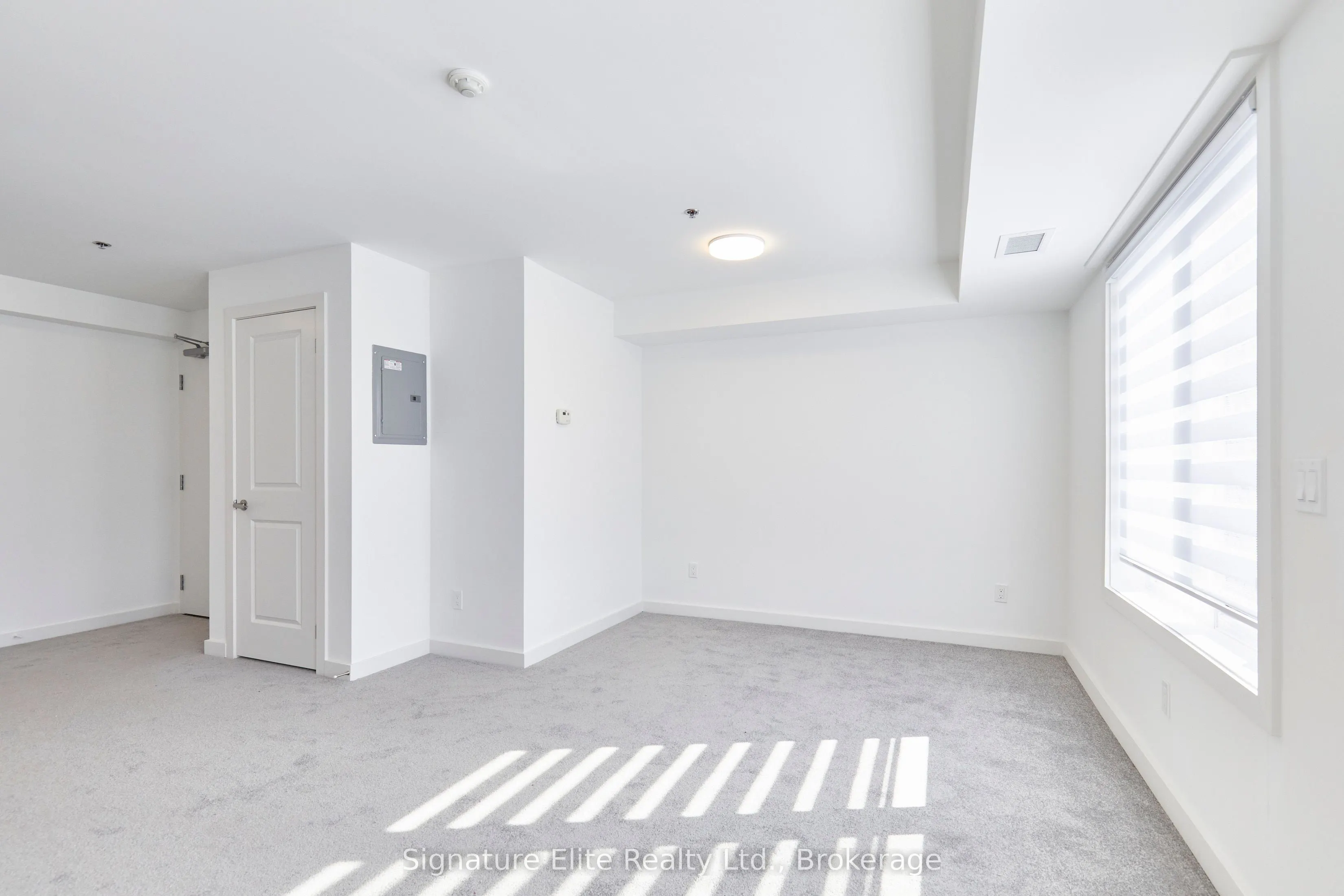 45 Connaught Avenue, #305