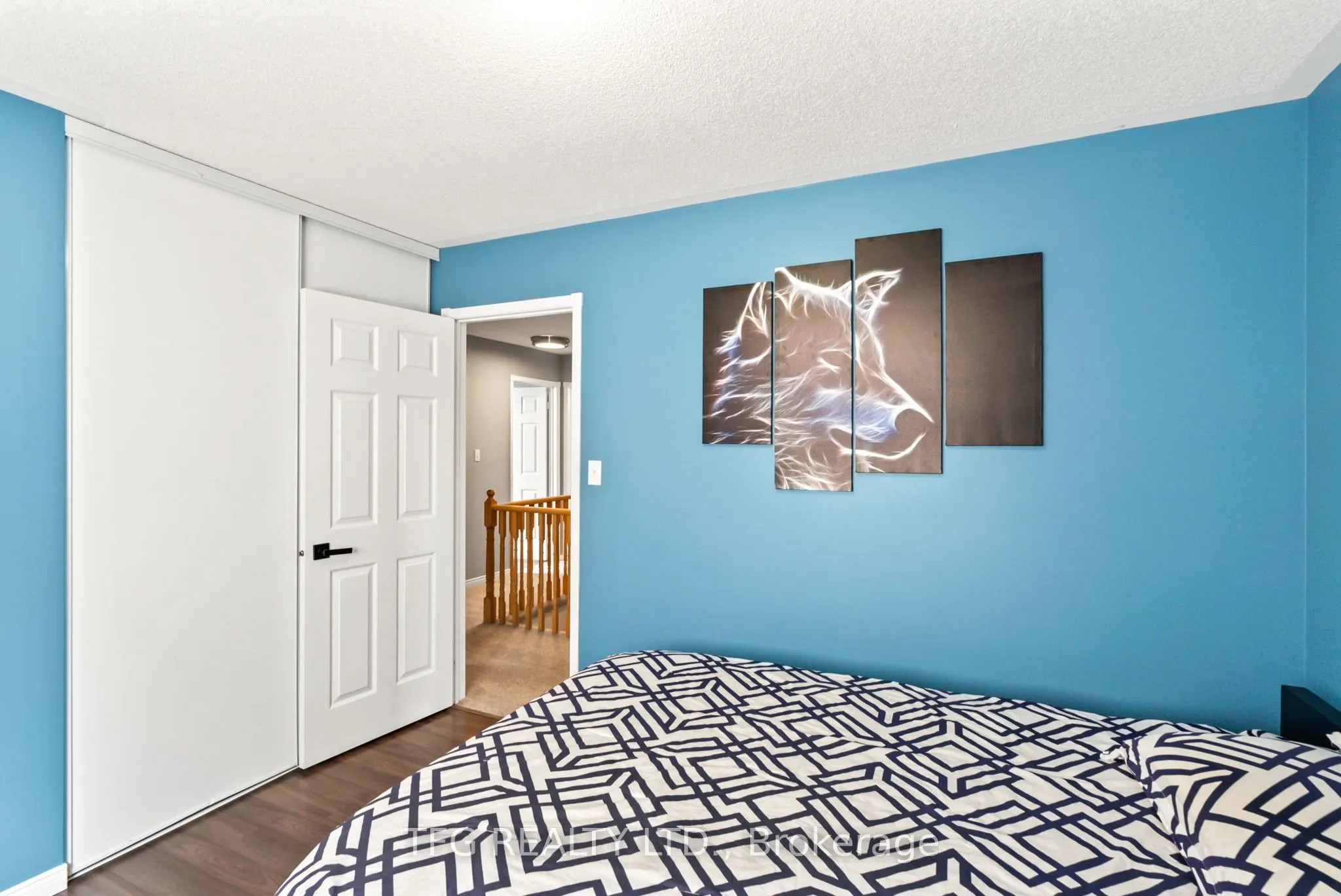 1187 Ashgrove Crescent