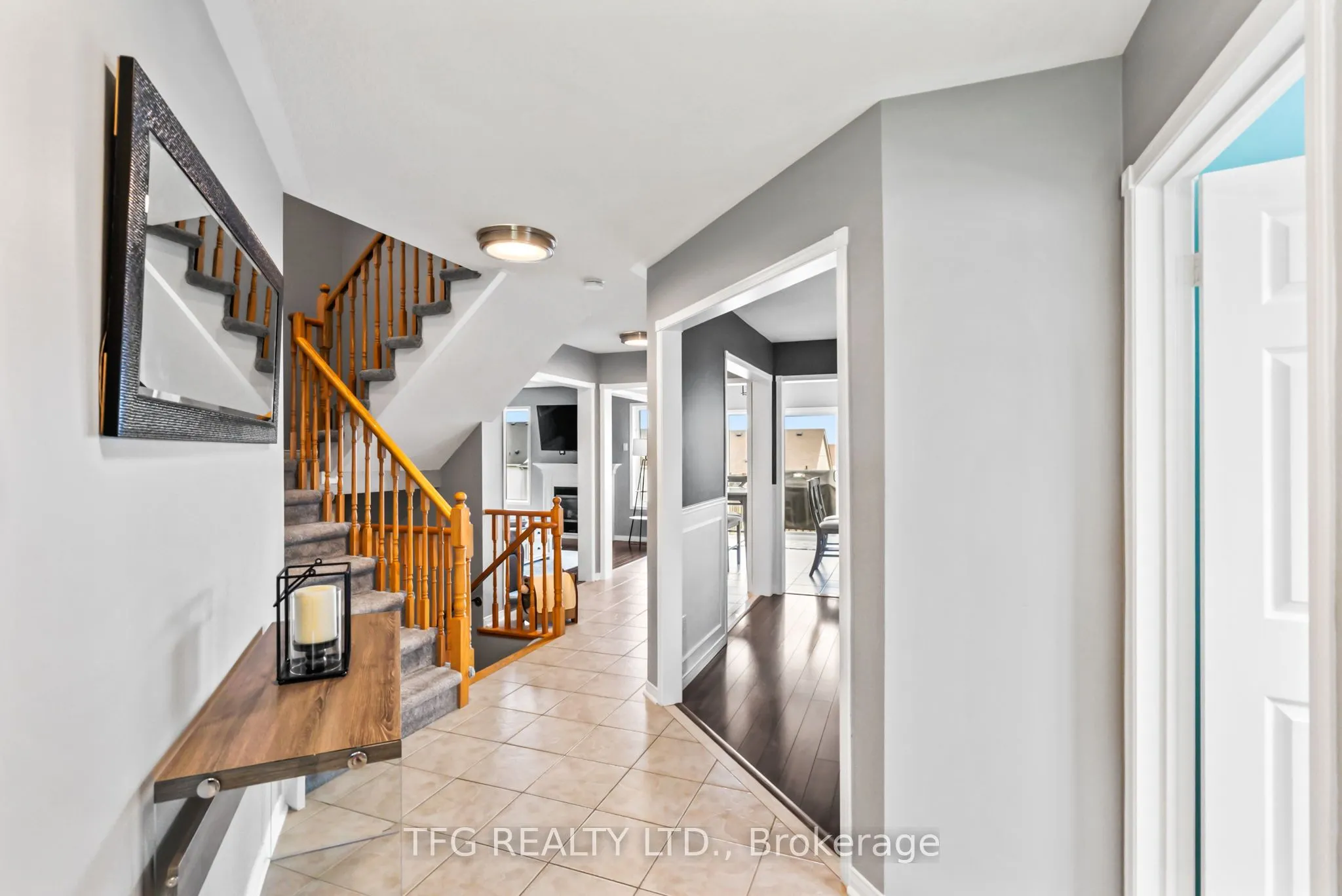 1187 Ashgrove Crescent