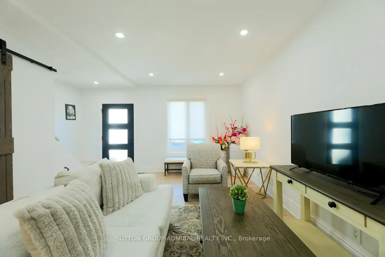 70 Carlaw Avenue