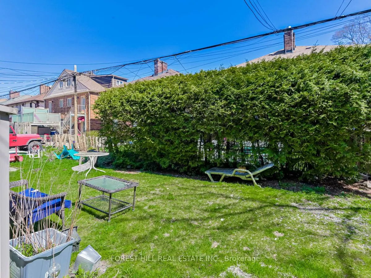 27 SCARBORO BEACH Boulevard E, #MAIN