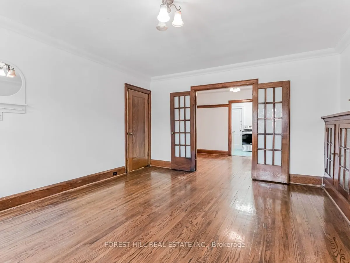 27 SCARBORO BEACH Boulevard E, #MAIN