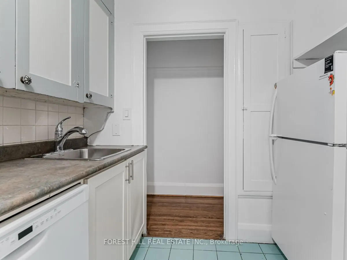 27 SCARBORO BEACH Boulevard E, #MAIN