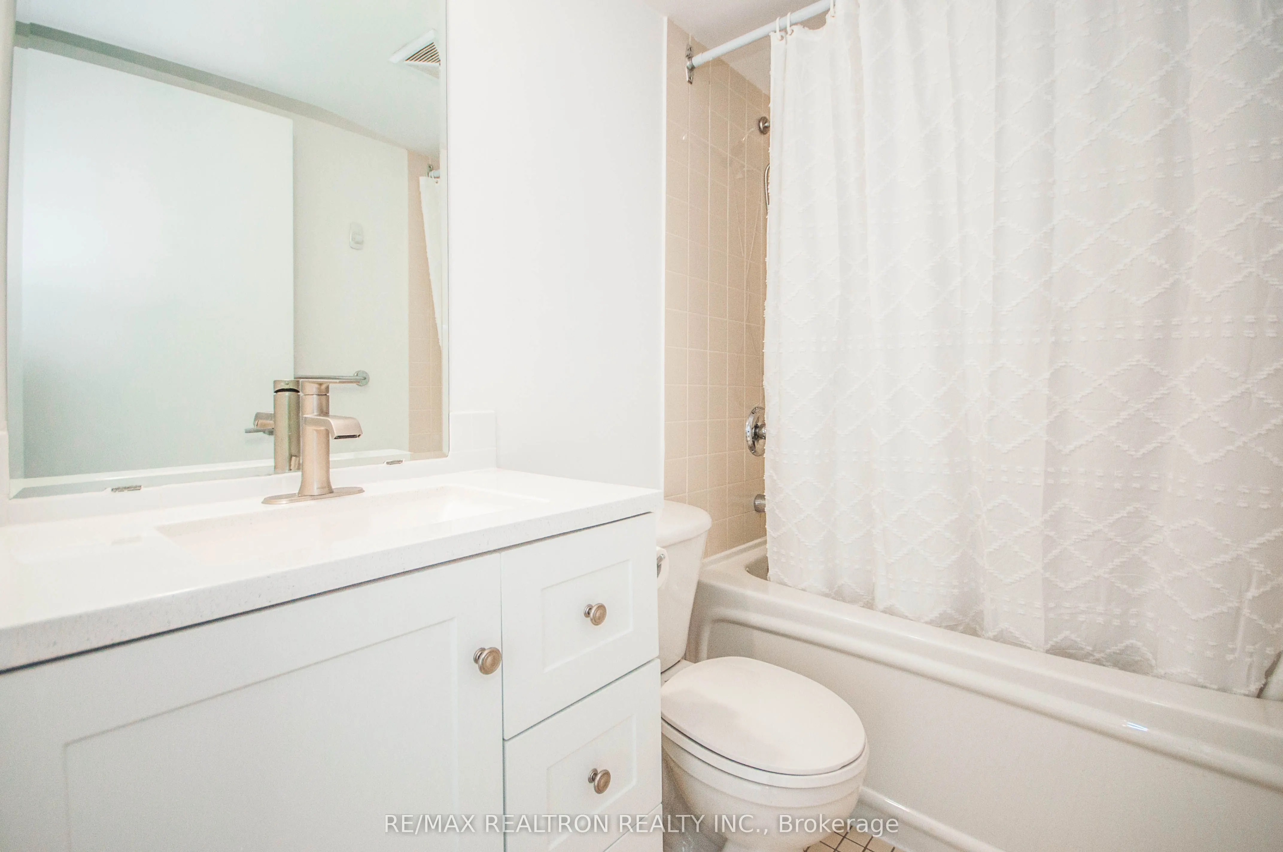 36 Lee Centre Drive, #3102