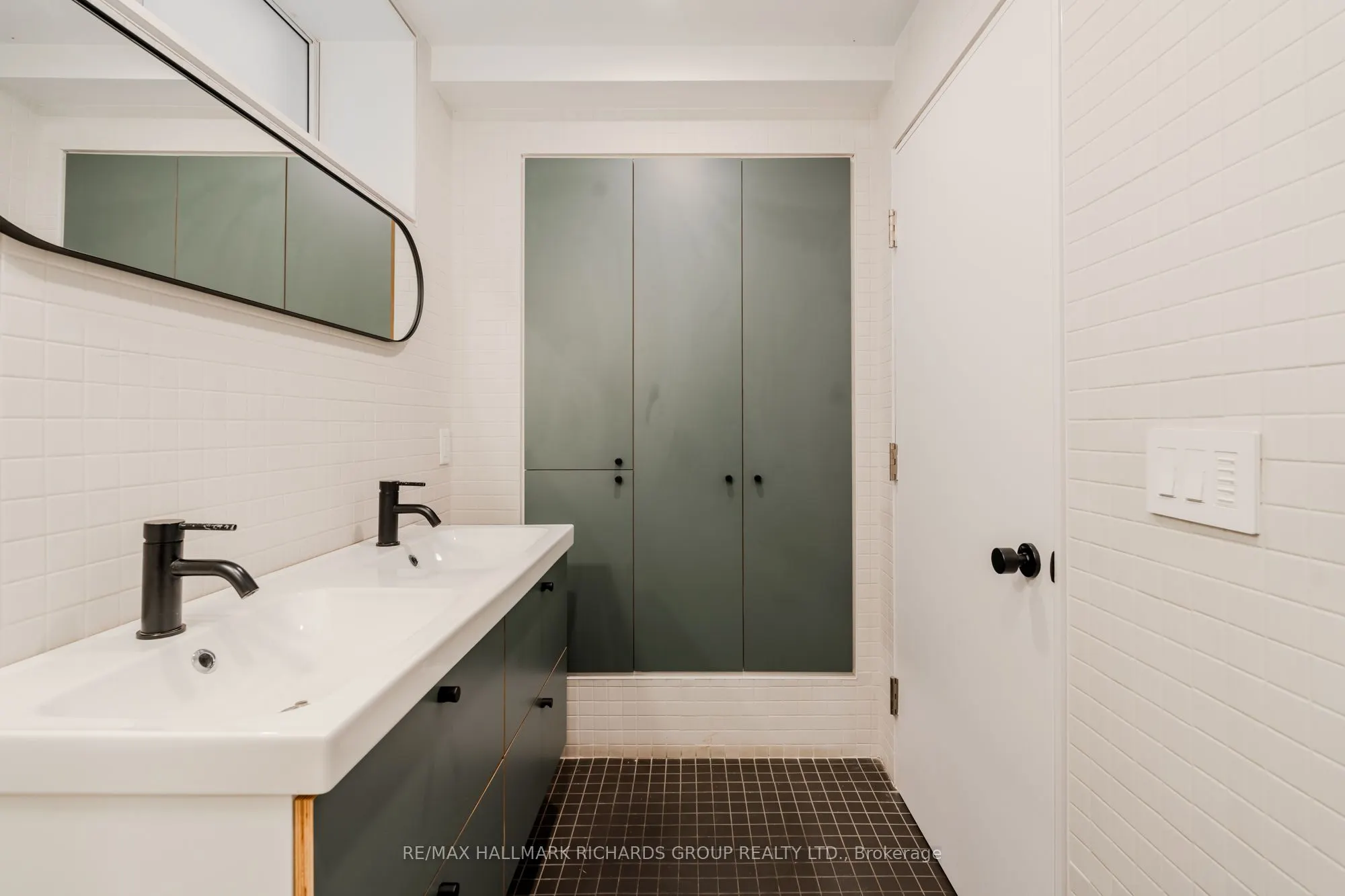 584 Jones Avenue, #4