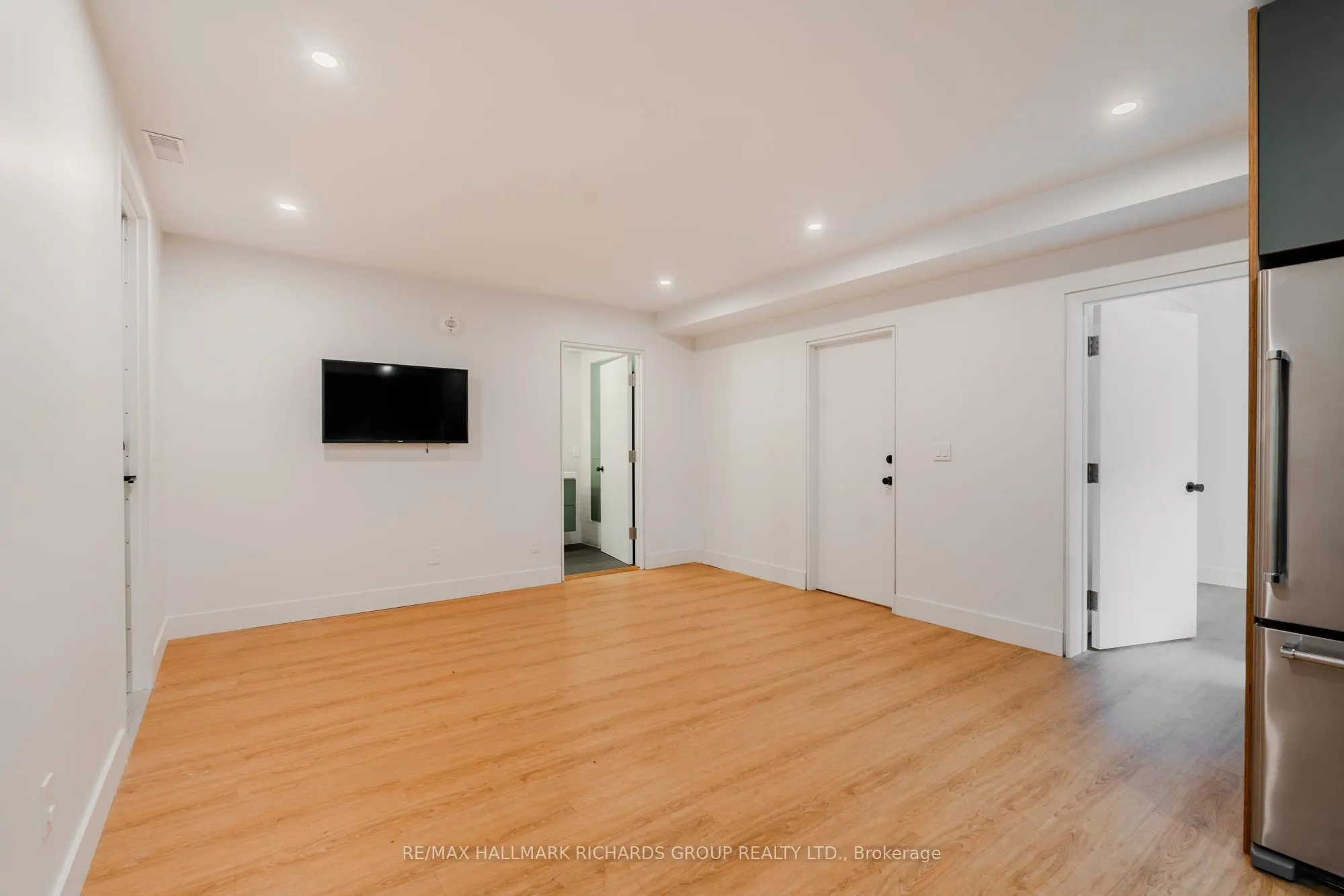 584 Jones Avenue, #4