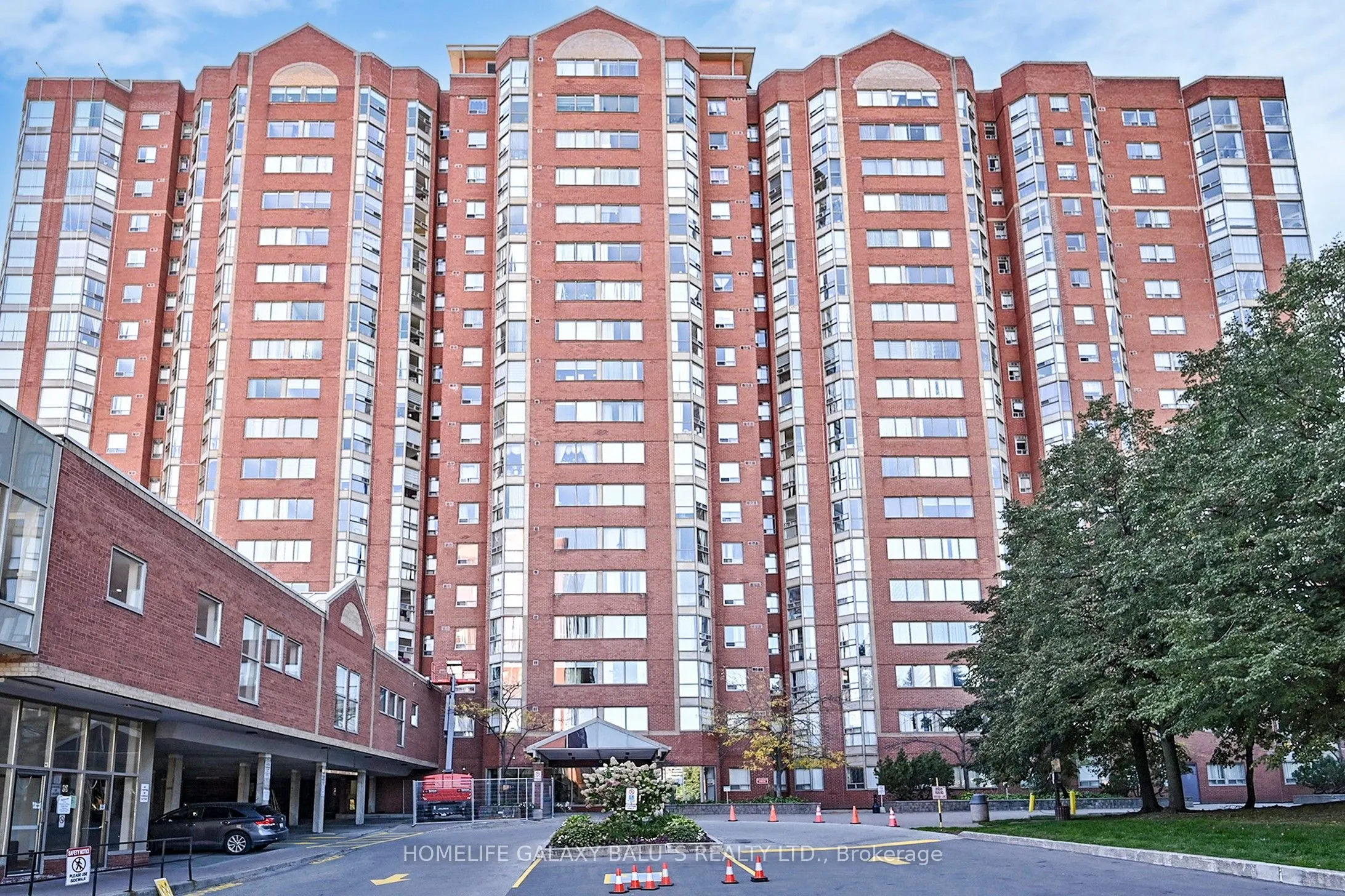 2460 Eglinton Avenue E, #307