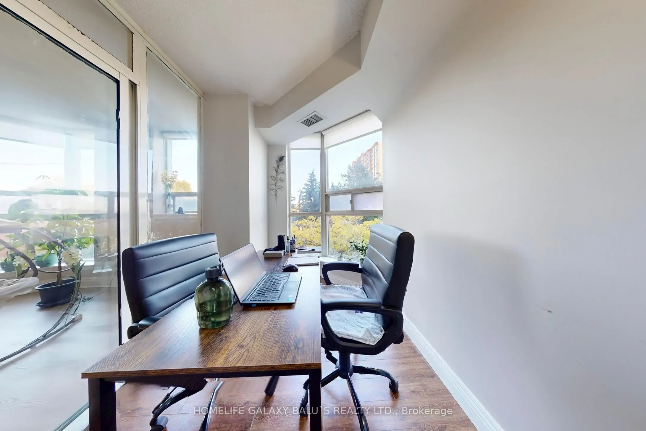 2460 Eglinton Avenue E, #307