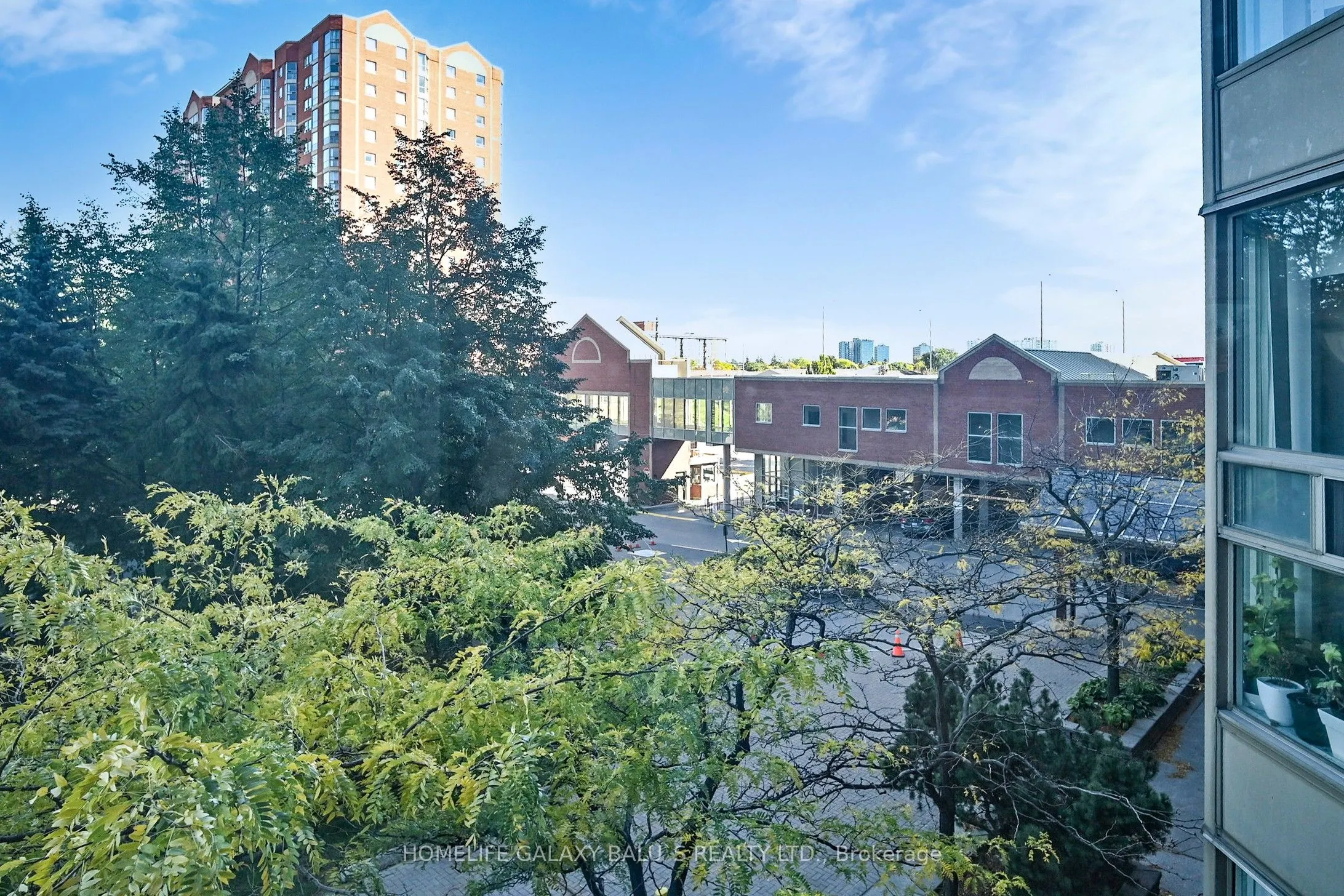 2460 Eglinton Avenue E, #307
