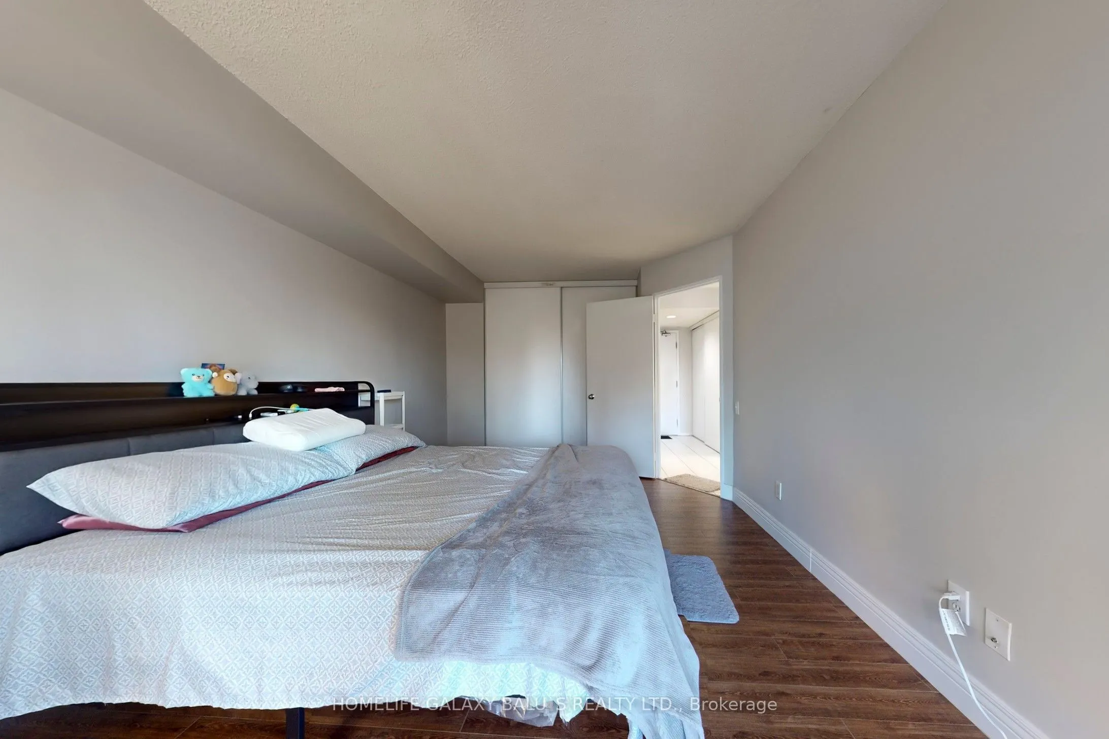 2460 Eglinton Avenue E, #307
