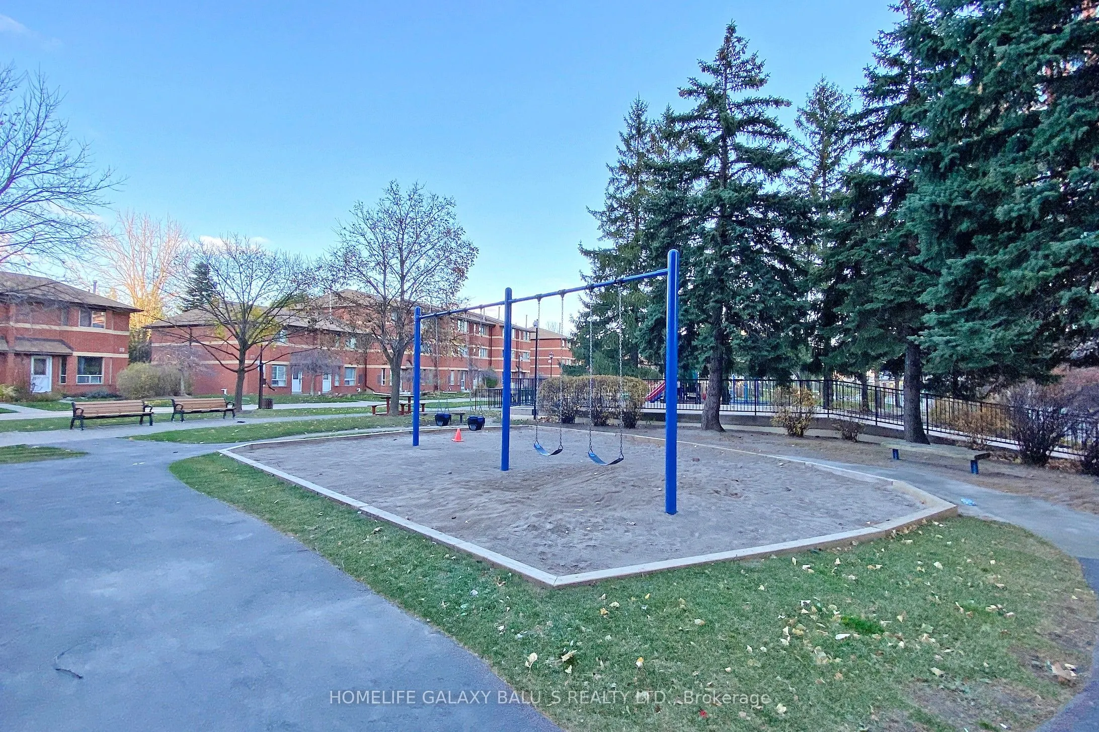 2460 Eglinton Avenue E, #307