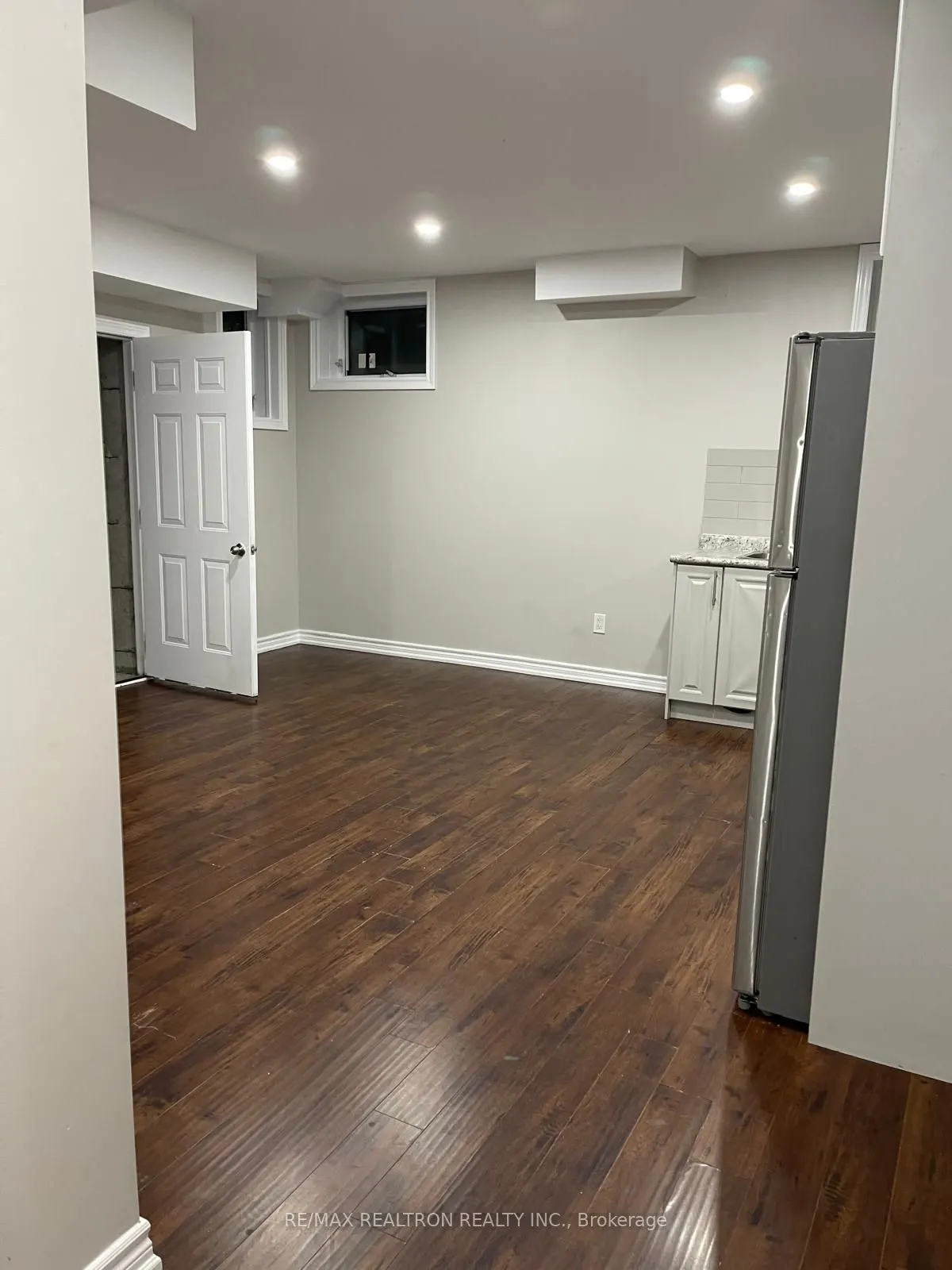 19 Minnacote Avenue, #A (Bsmnt)