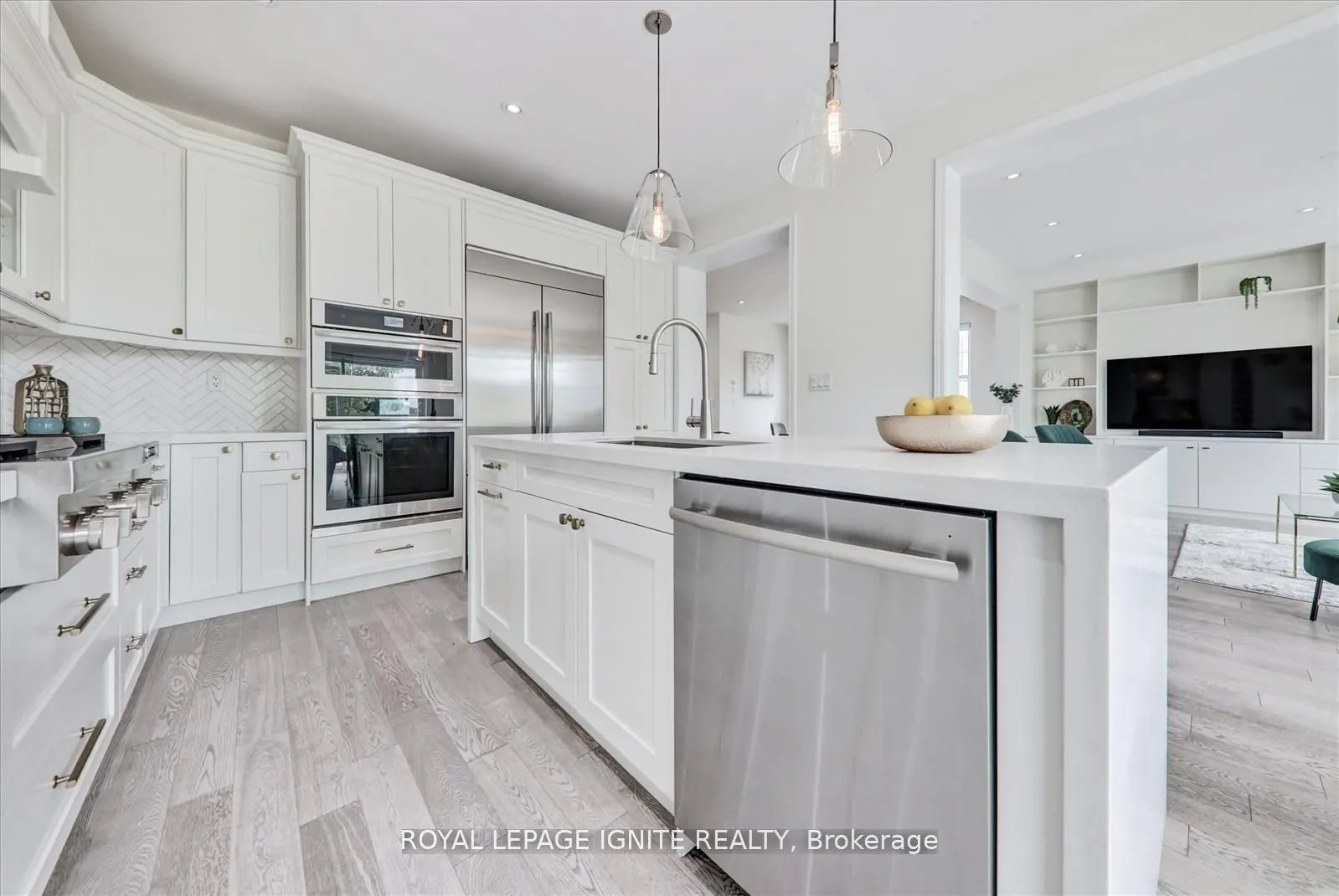 1072 Foxtail Crescent