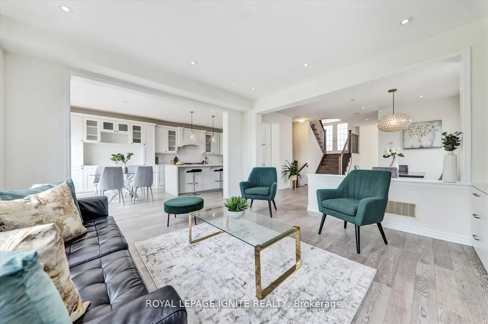 1072 Foxtail Crescent