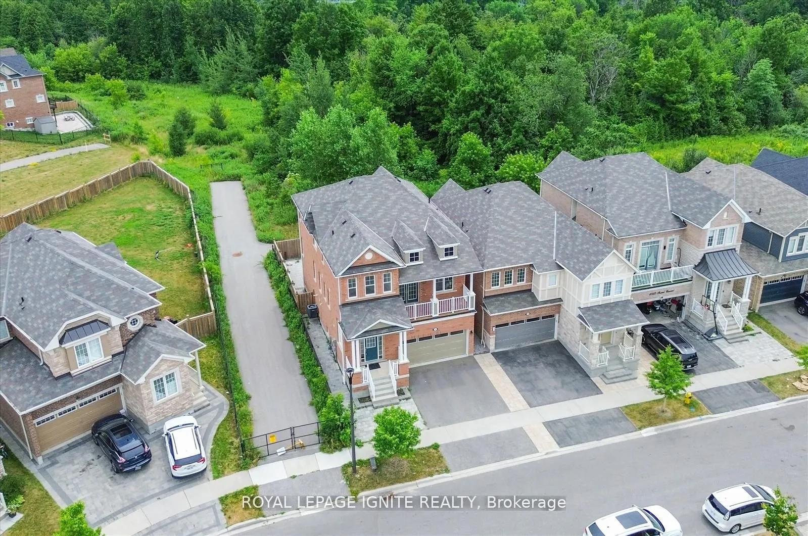 1072 Foxtail Crescent