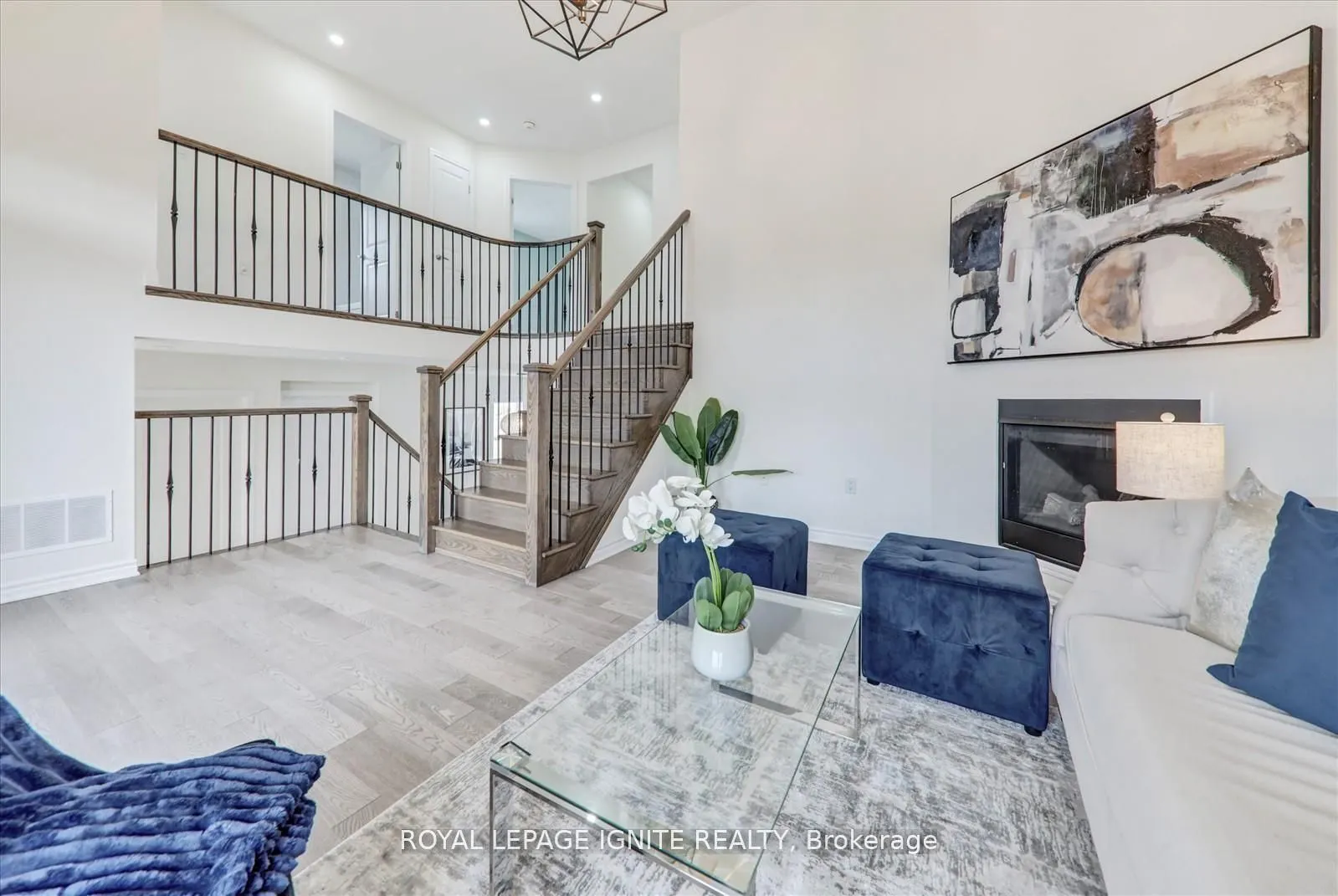 1072 Foxtail Crescent