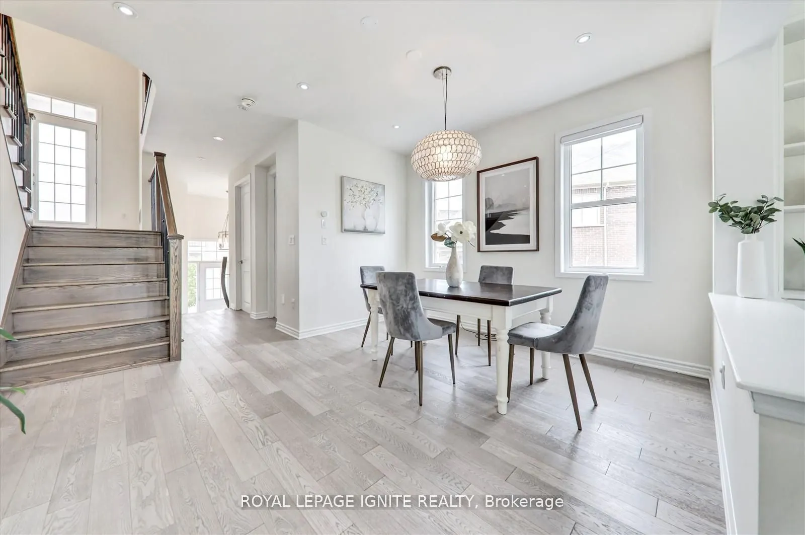 1072 Foxtail Crescent