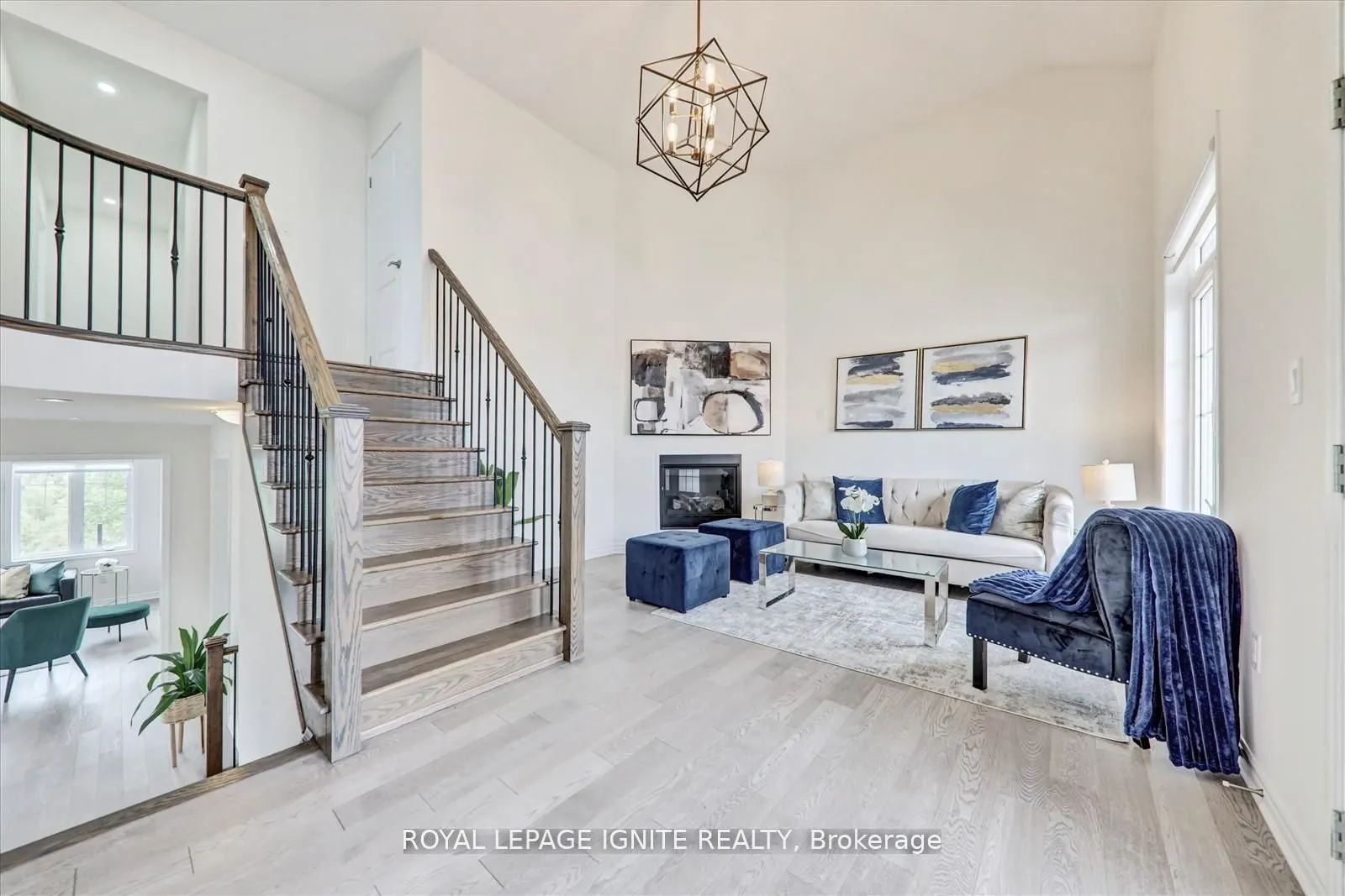 1072 Foxtail Crescent