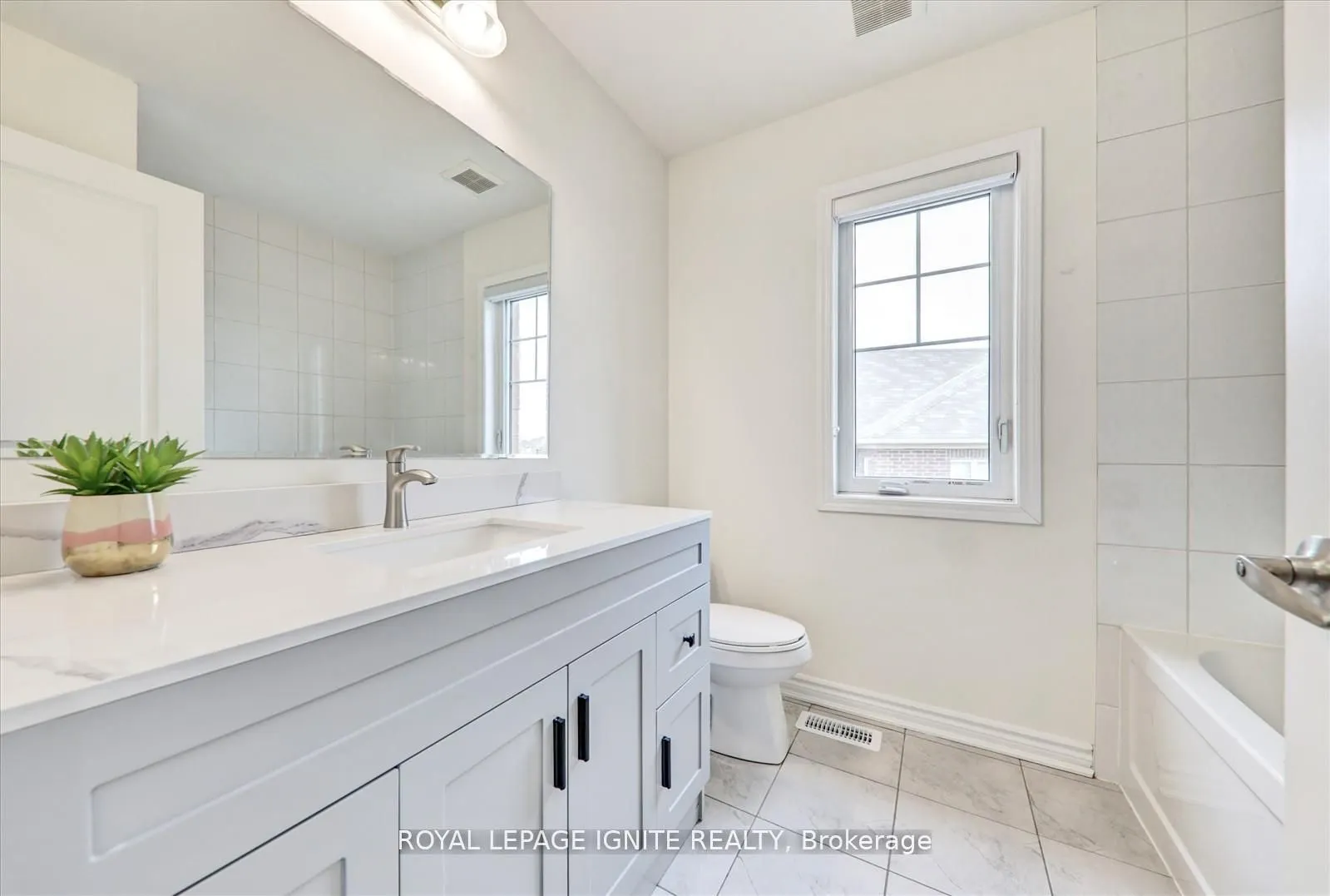1072 Foxtail Crescent