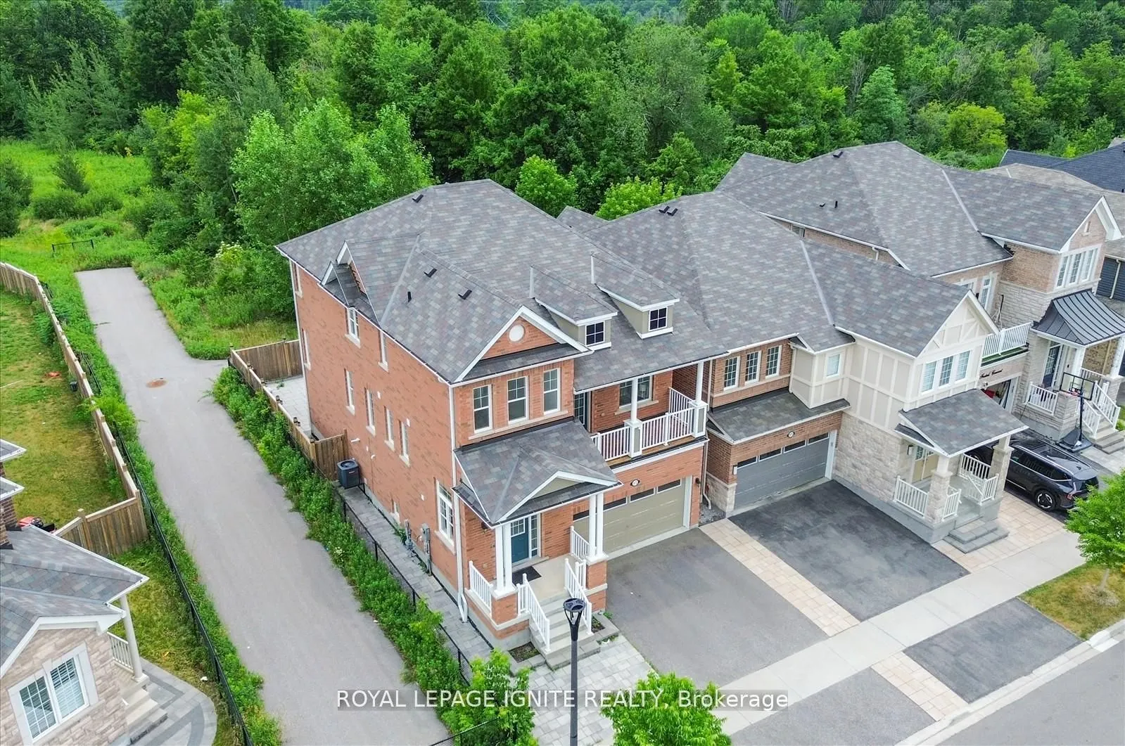 1072 Foxtail Crescent