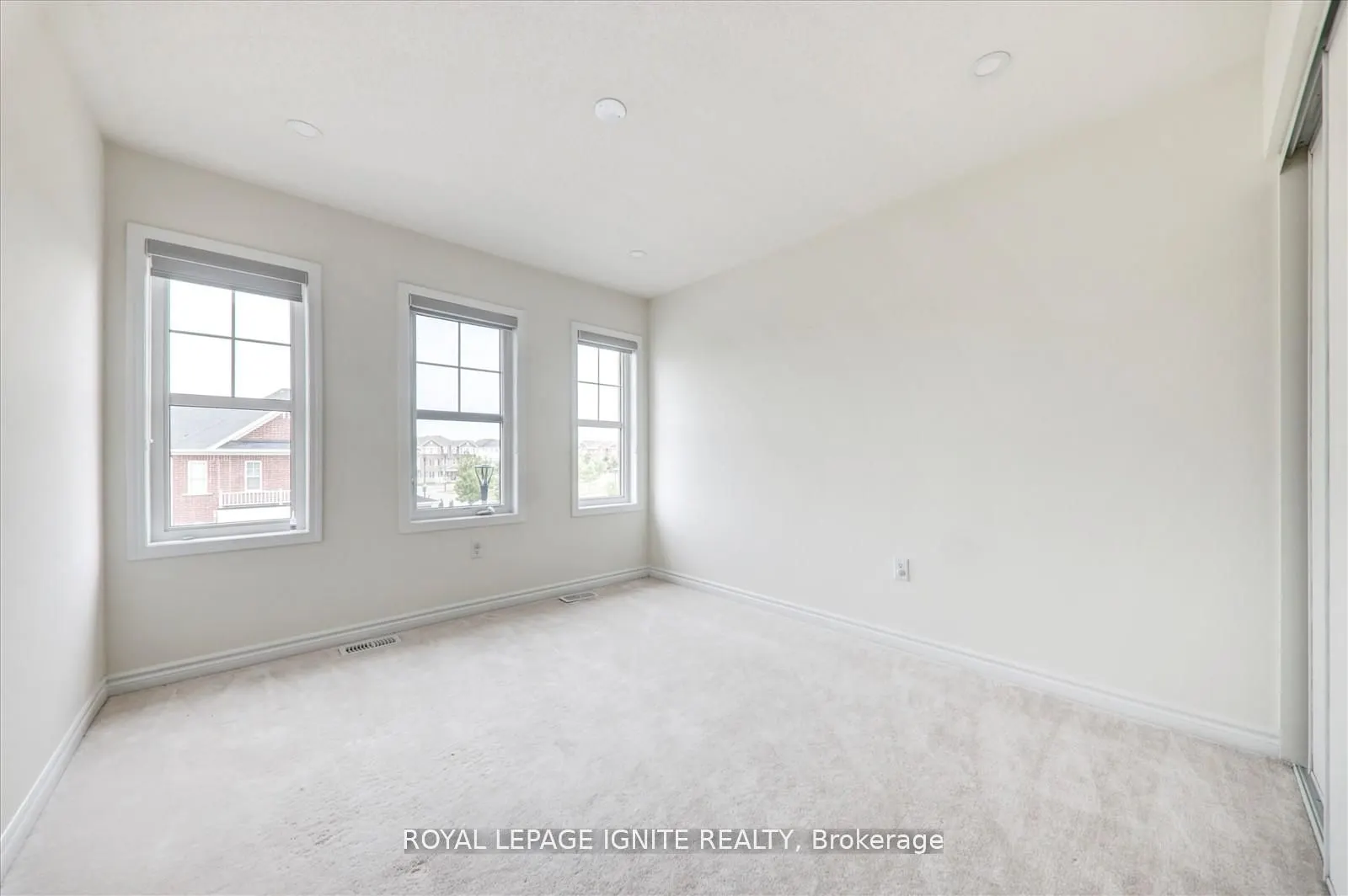 1072 Foxtail Crescent