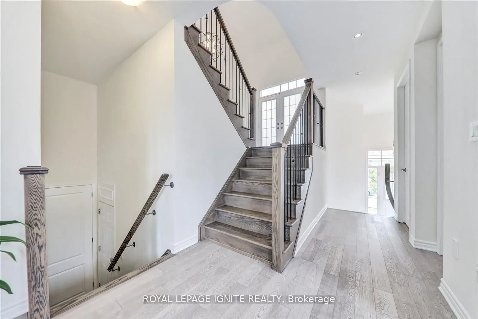 1072 Foxtail Crescent