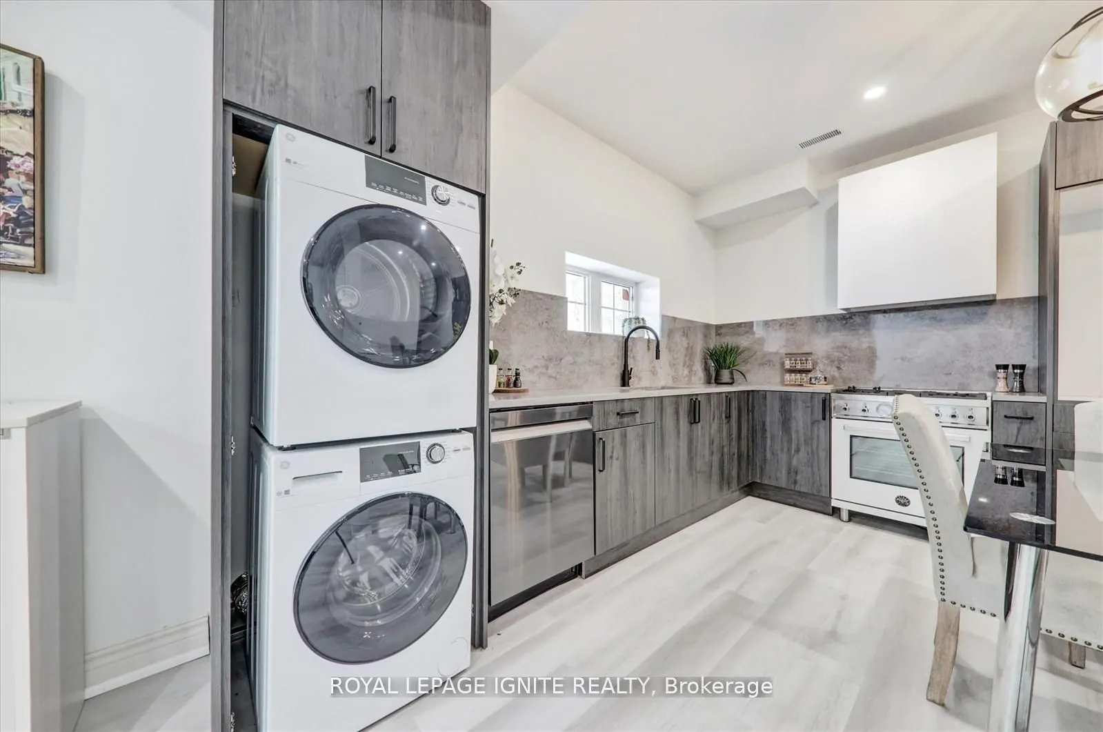 1072 Foxtail Crescent
