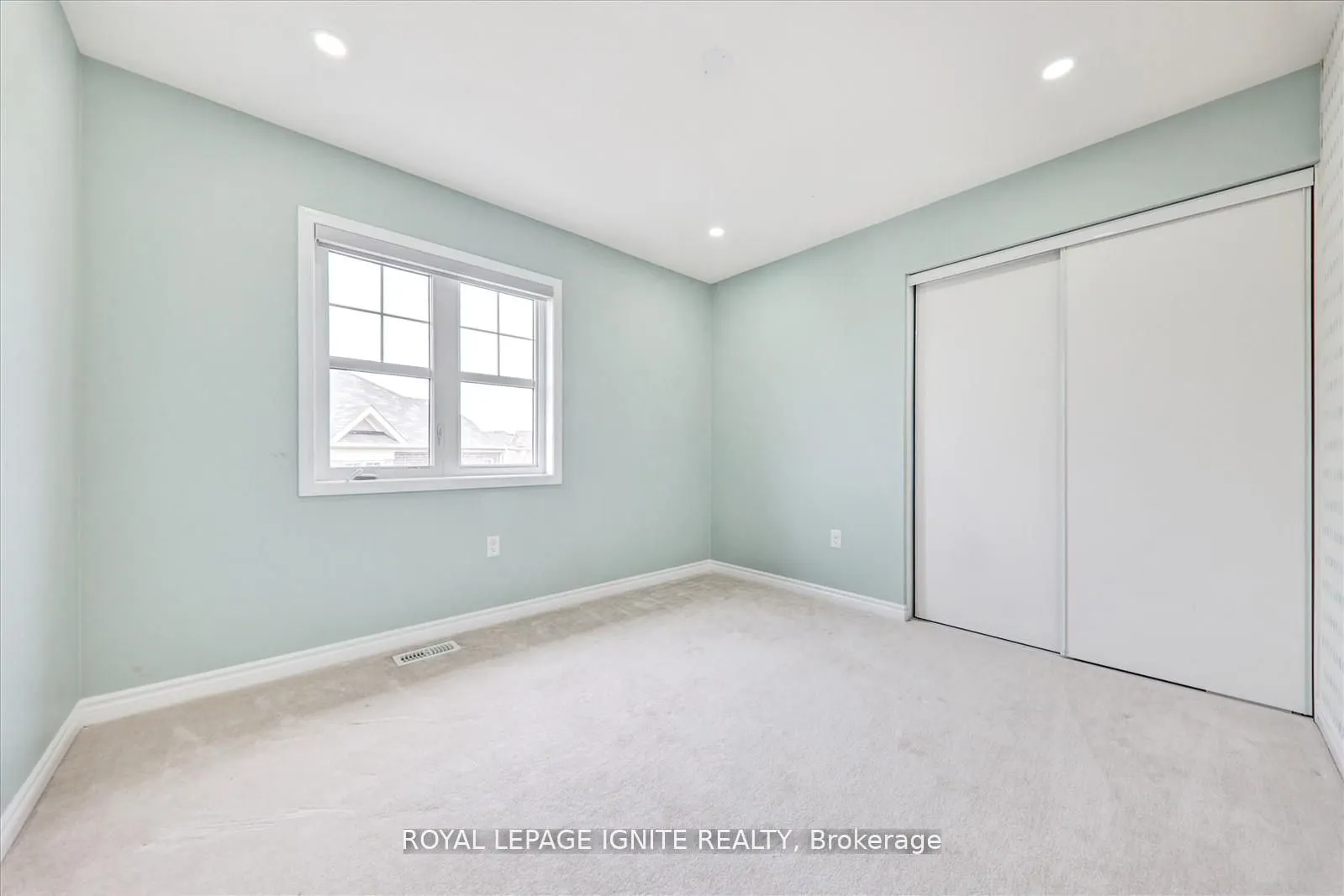 1072 Foxtail Crescent