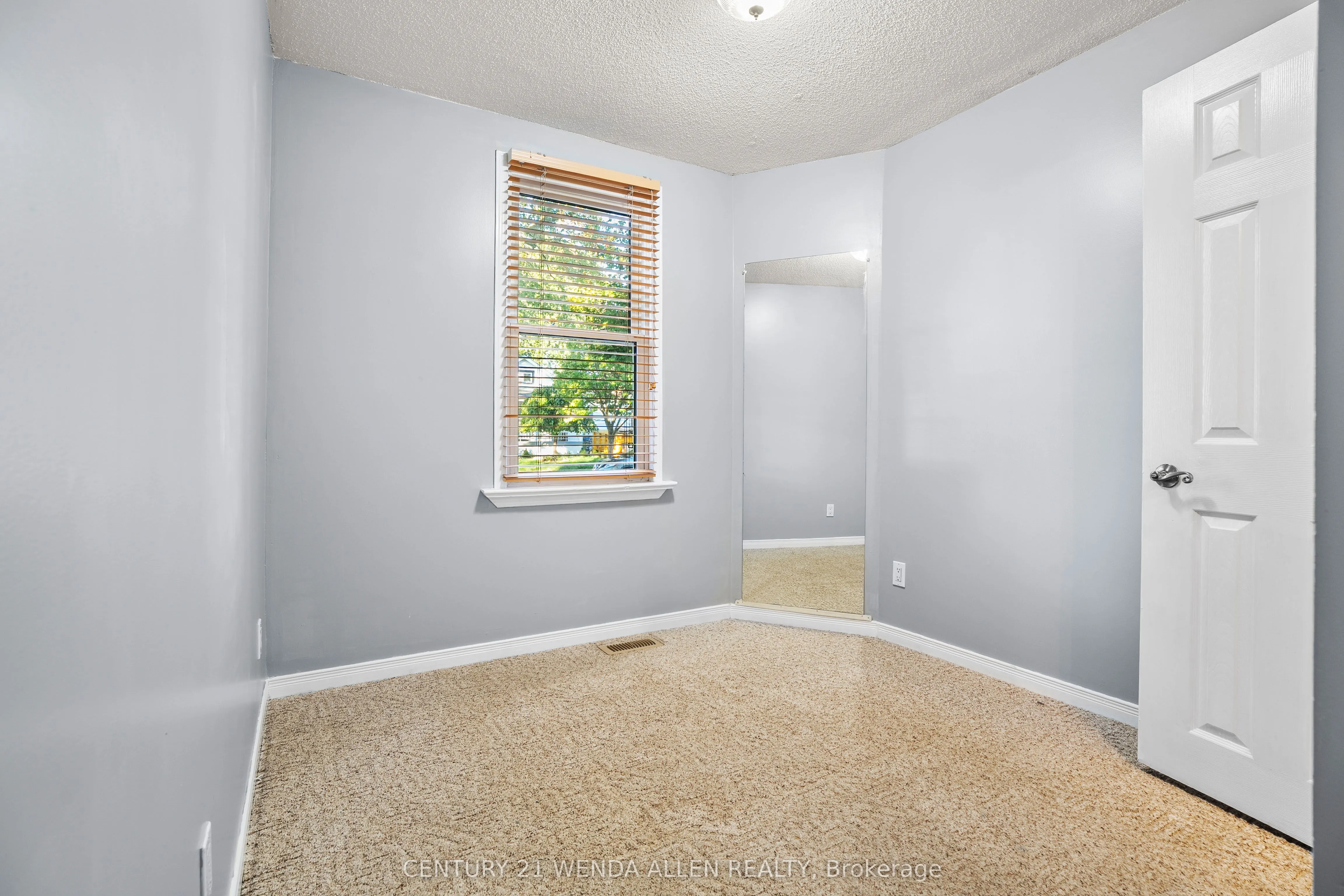 73 Montrave Avenue