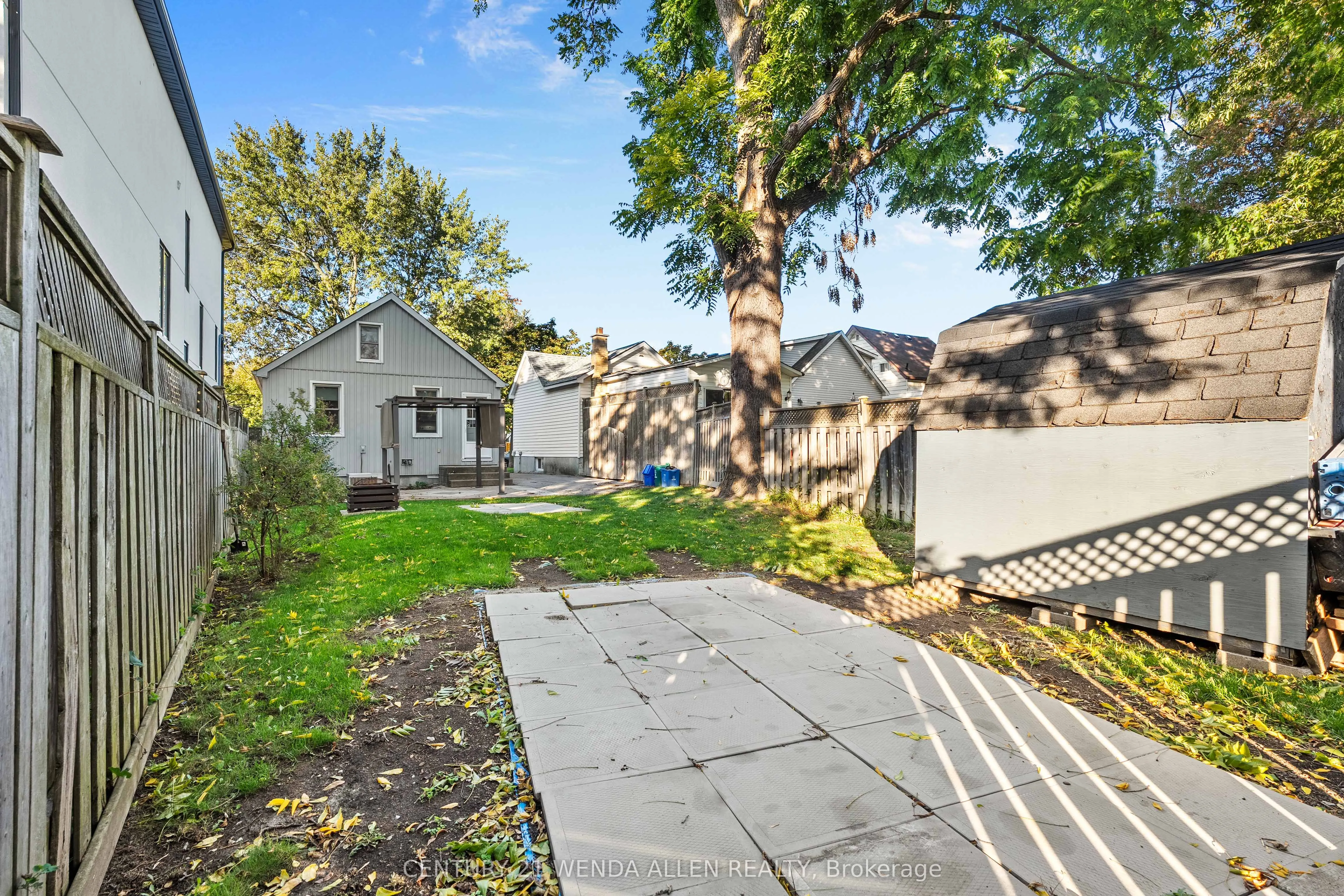 73 Montrave Avenue