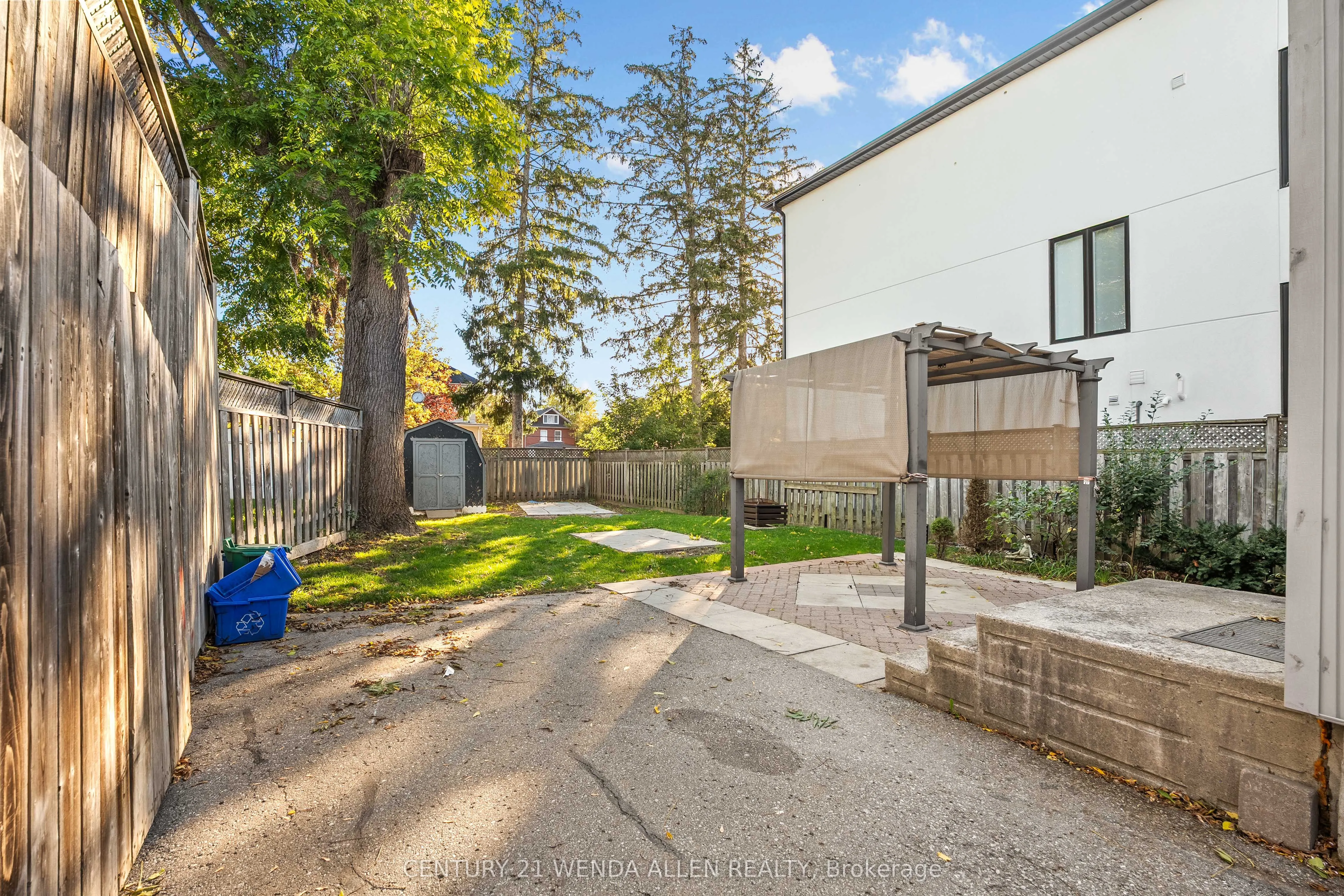 73 Montrave Avenue