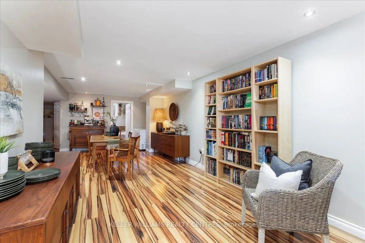 8 Fairbairn Court