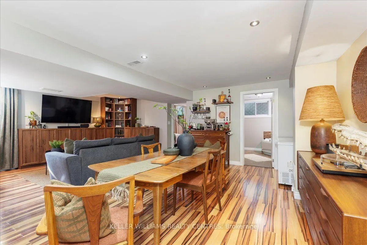 8 Fairbairn Court