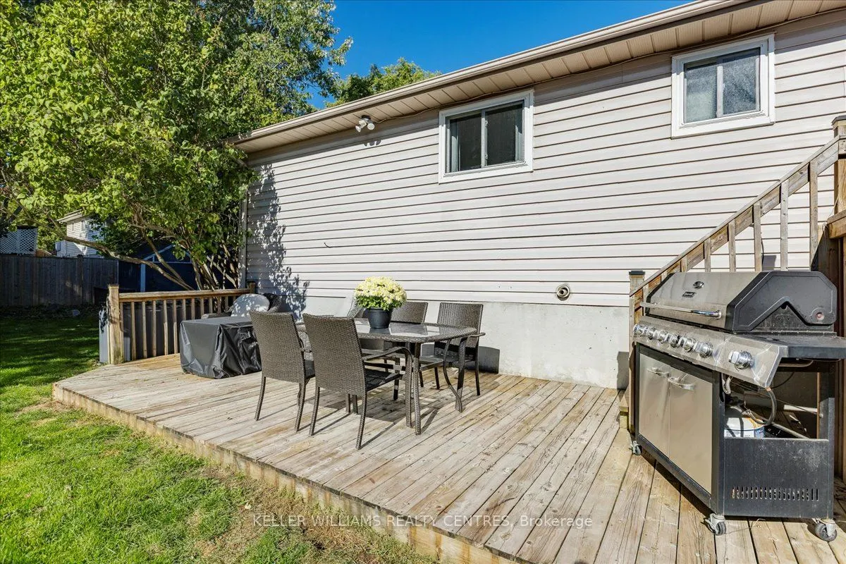 8 Fairbairn Court