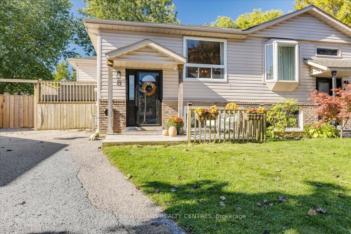8 Fairbairn Court