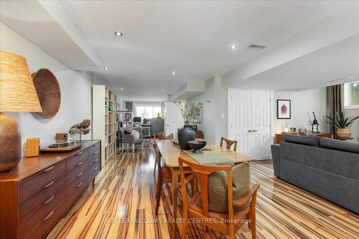 8 Fairbairn Court