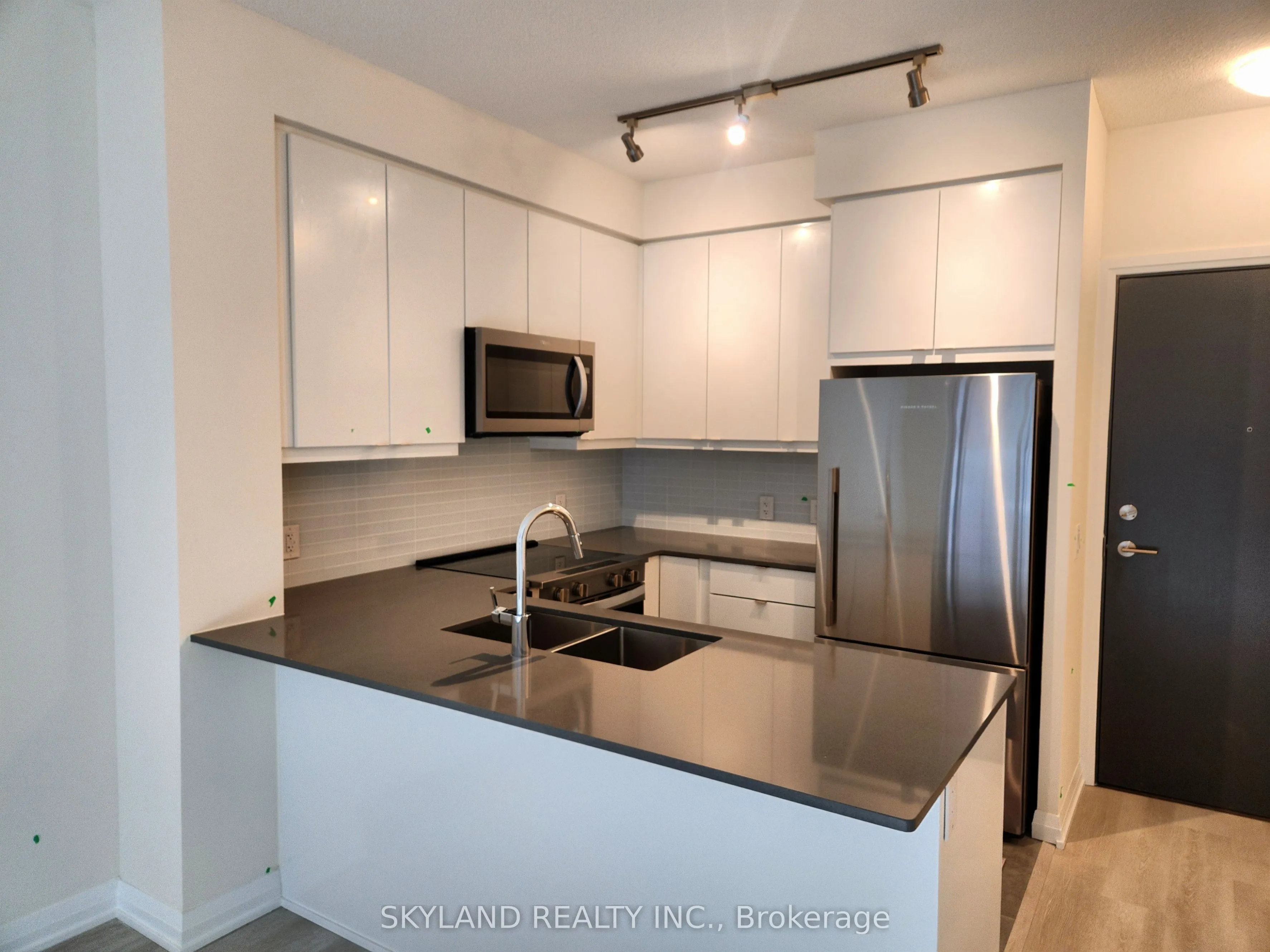 3260 Sheppard Avenue E, #707