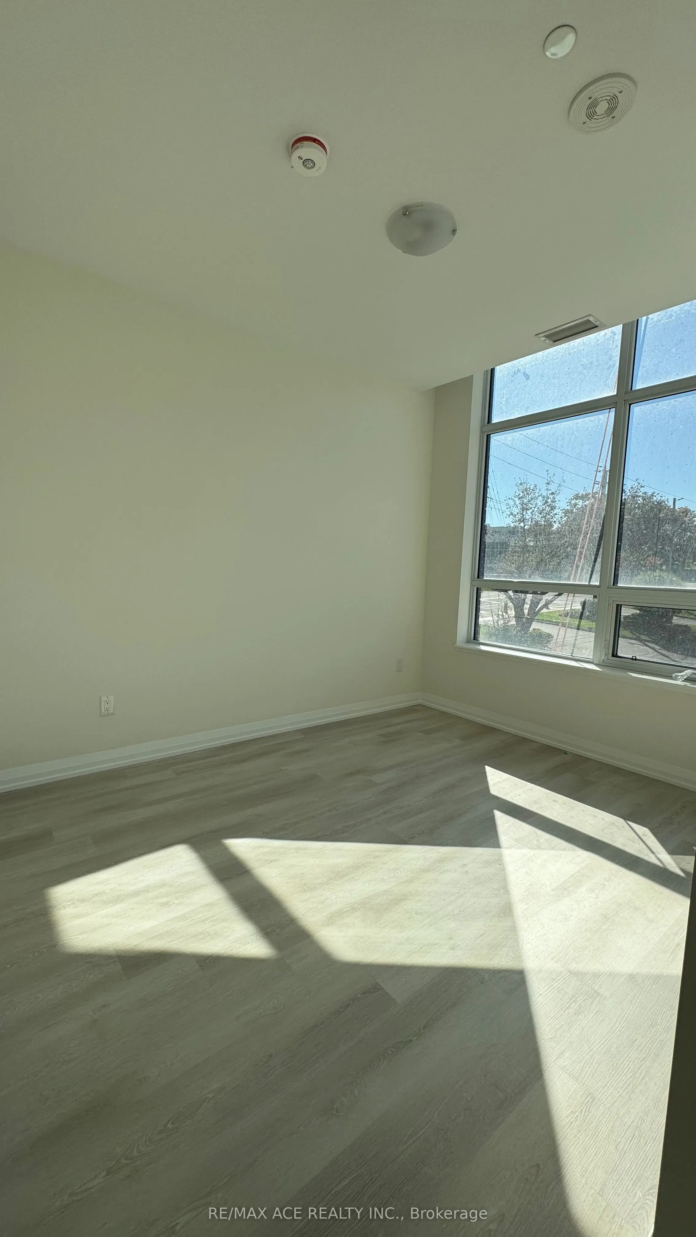 3260 Sheppard Avenue E, #210