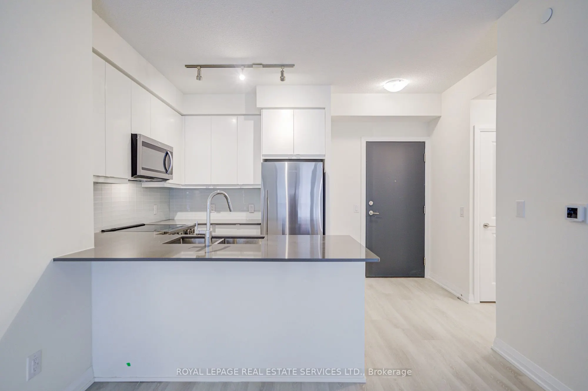 3260 Sheppard Avenue E, #404
