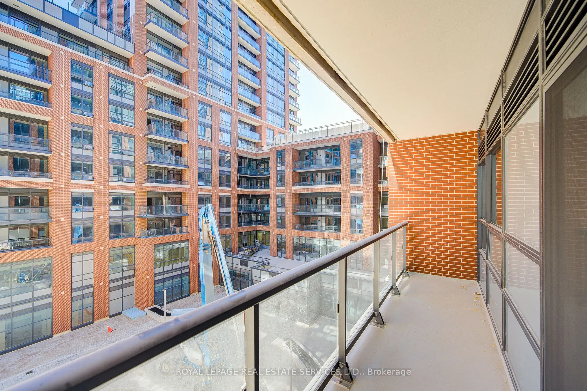 3260 Sheppard Avenue E, #404