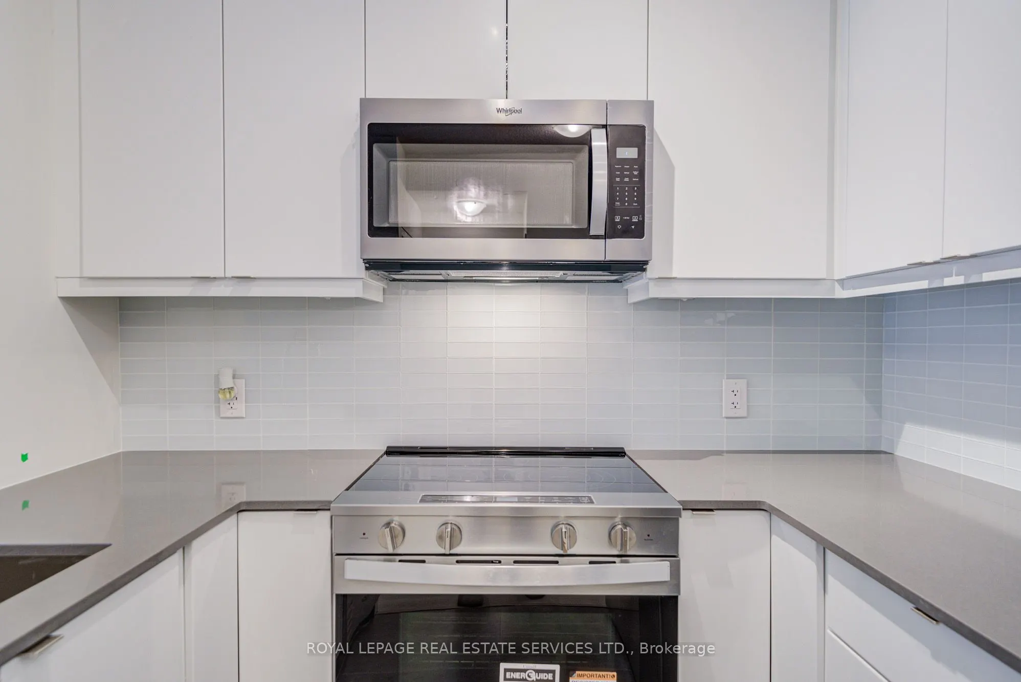 3260 Sheppard Avenue E, #404