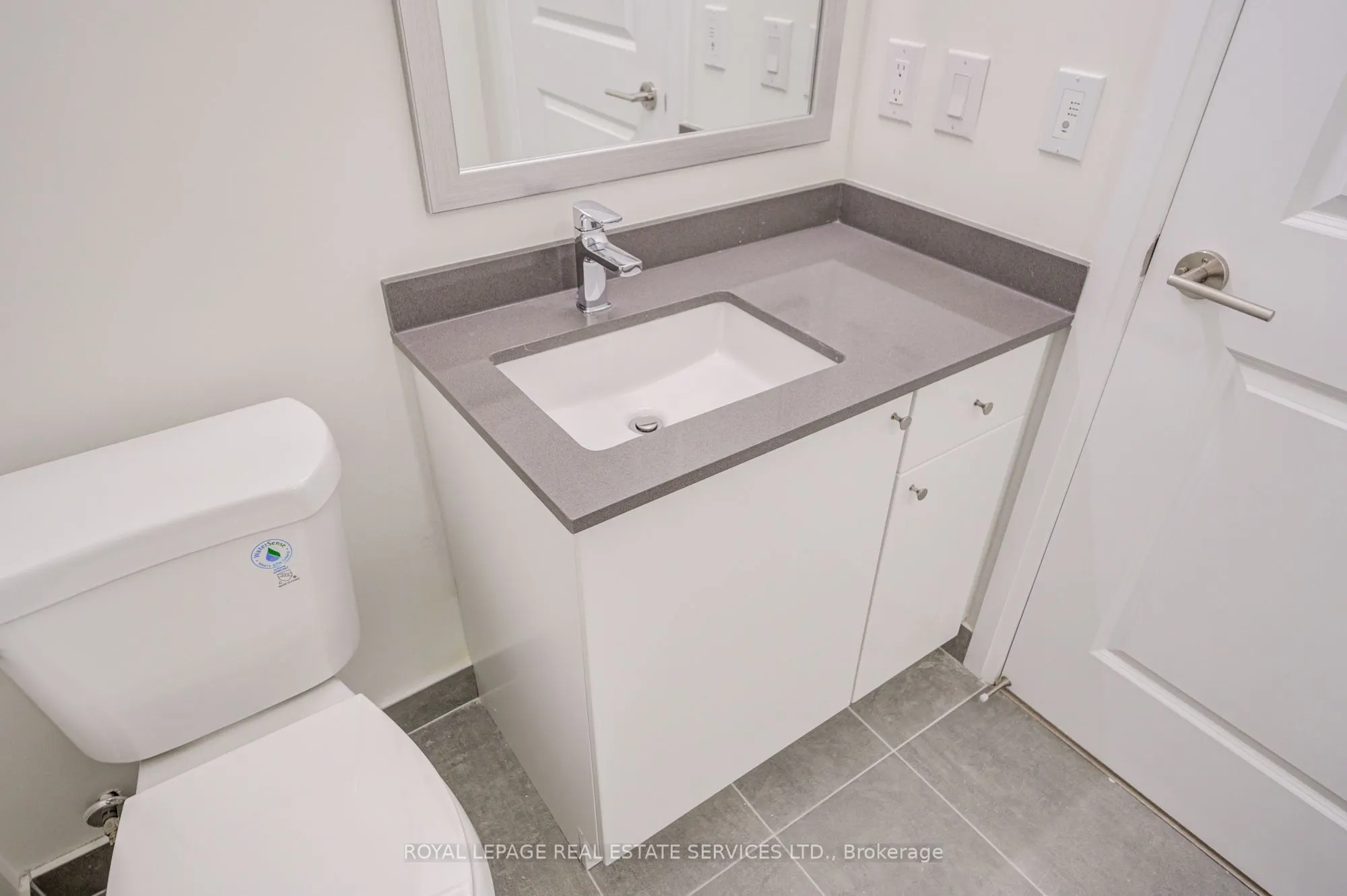 3260 Sheppard Avenue E, #404