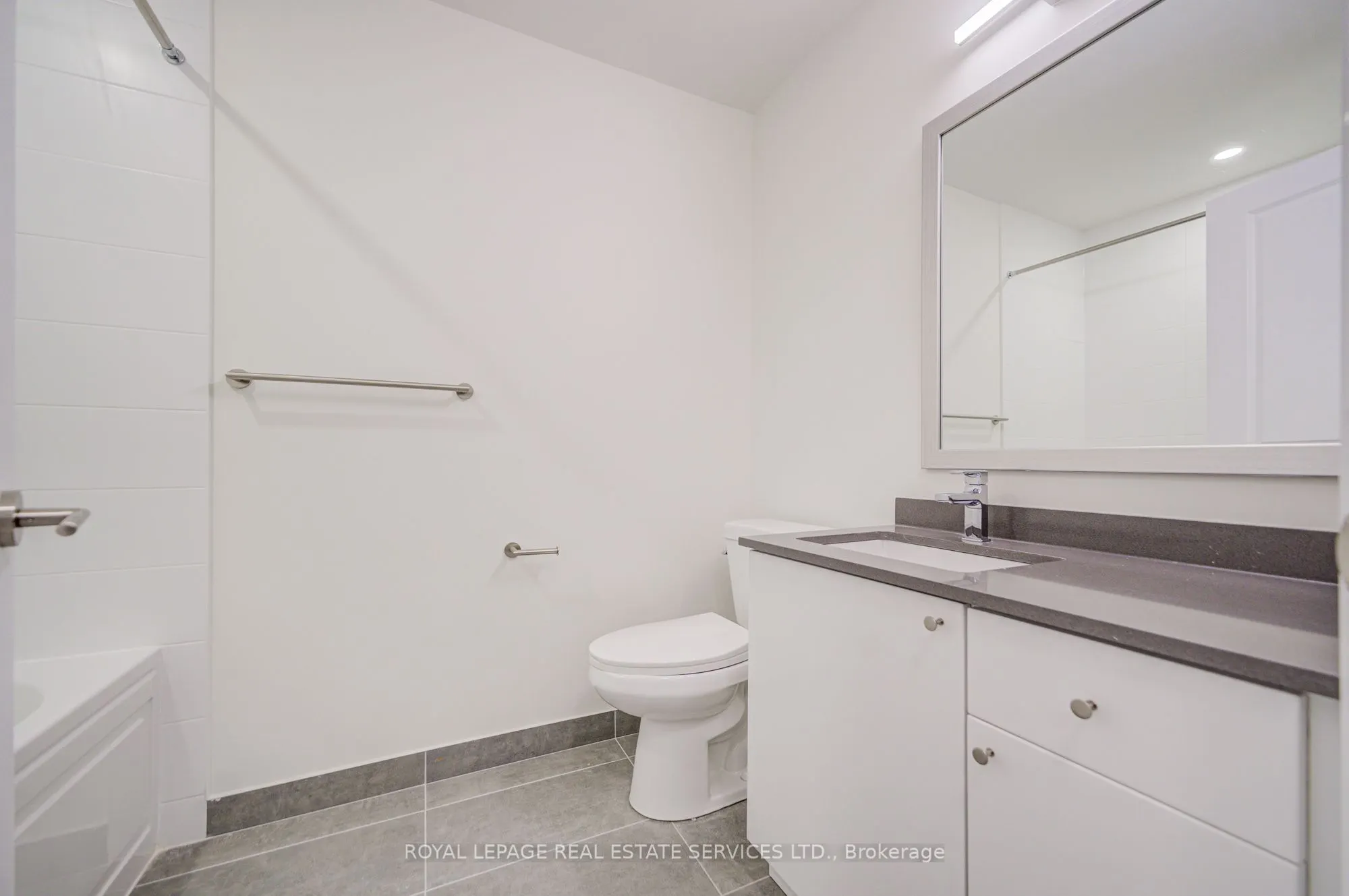 3260 Sheppard Avenue E, #404