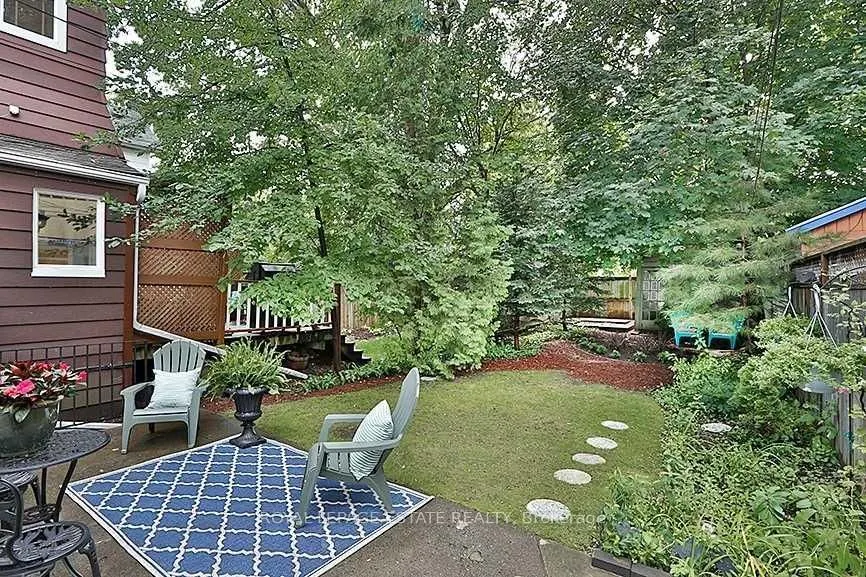 30 Amroth Avenue