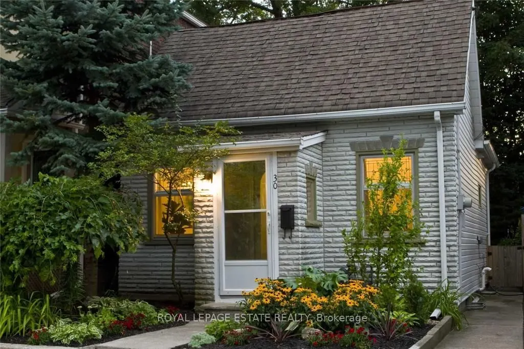 30 Amroth Avenue