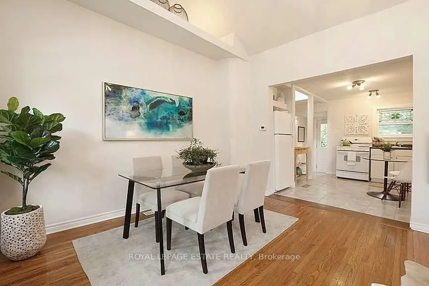 30 Amroth Avenue