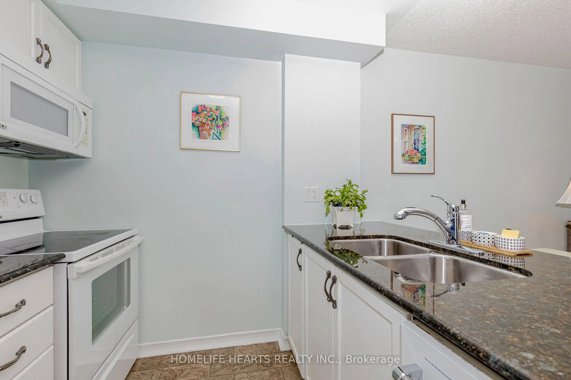 61 Clarington Boulevard, #315