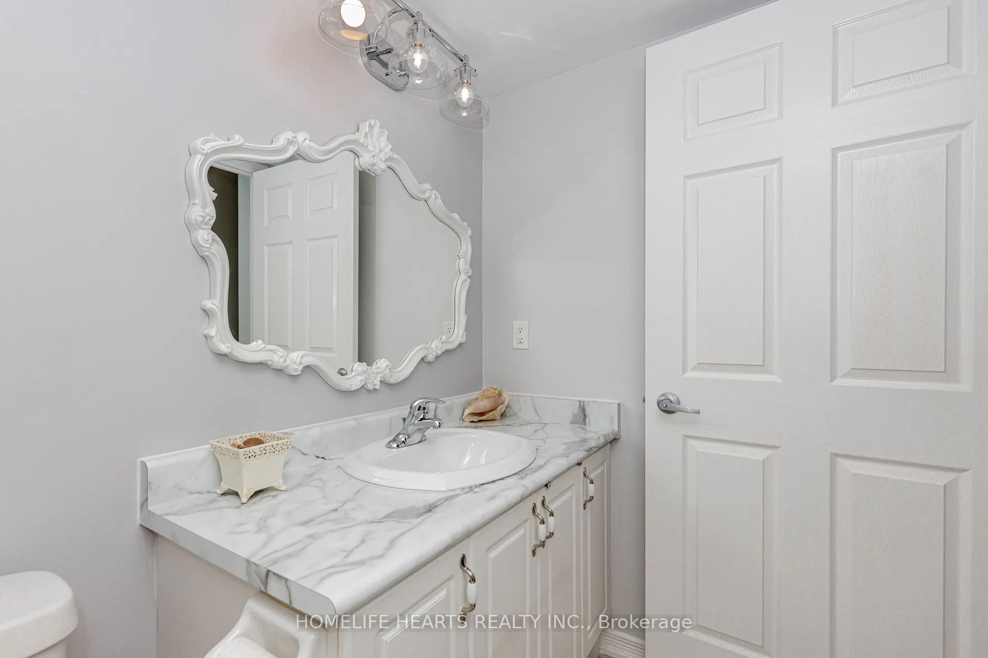 61 Clarington Boulevard, #315