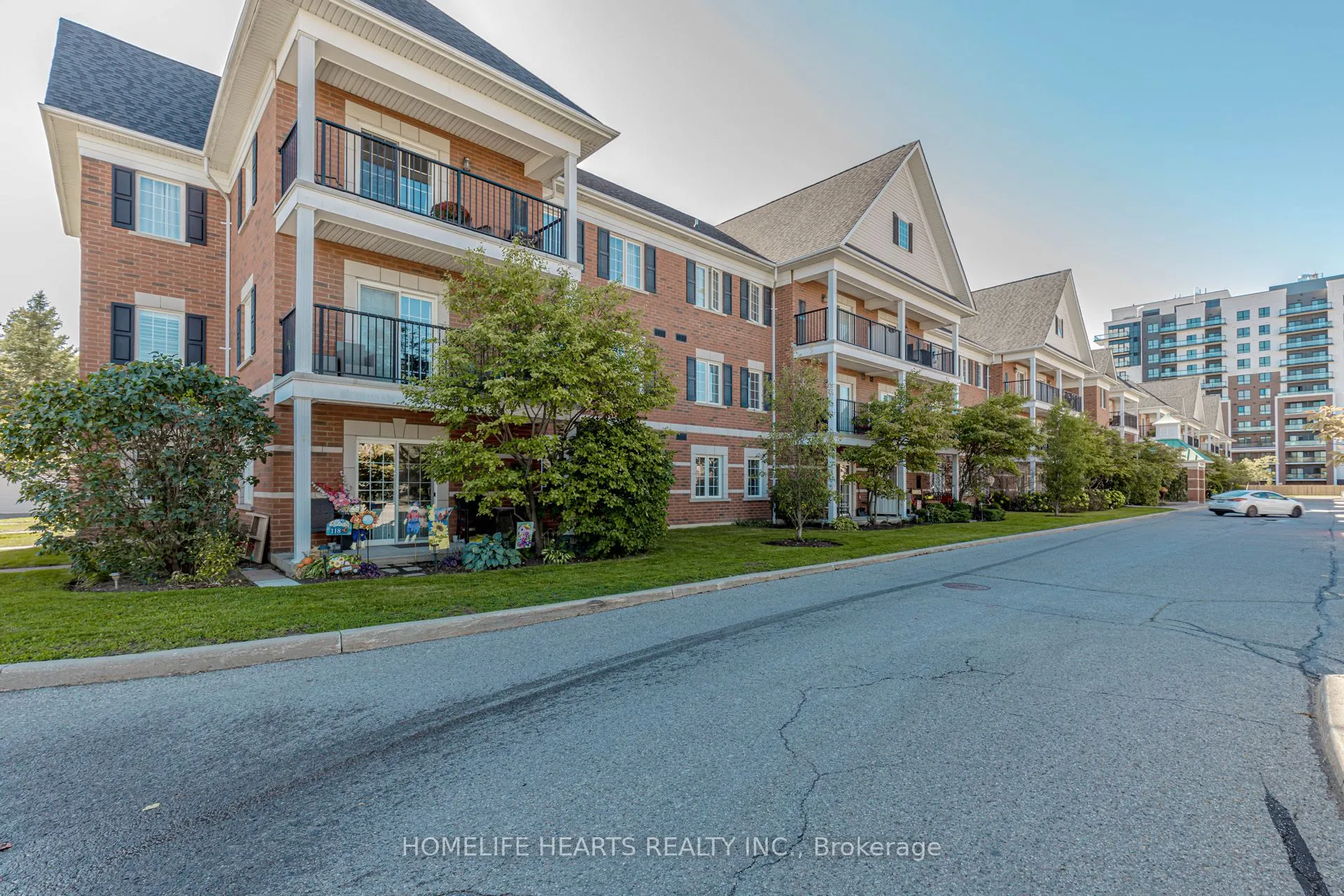 61 Clarington Boulevard, #315